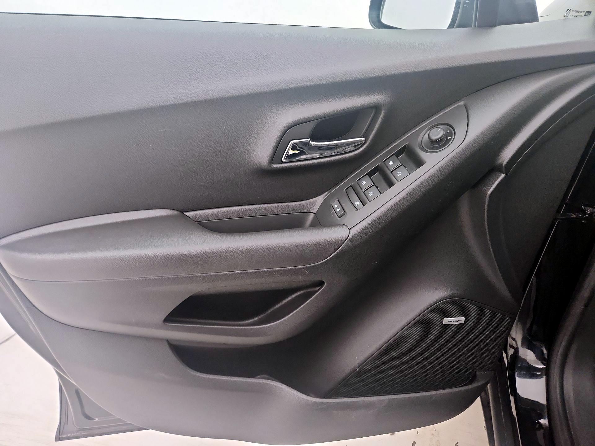 Thumbnail: 2020 Chevrolet Trax - 12