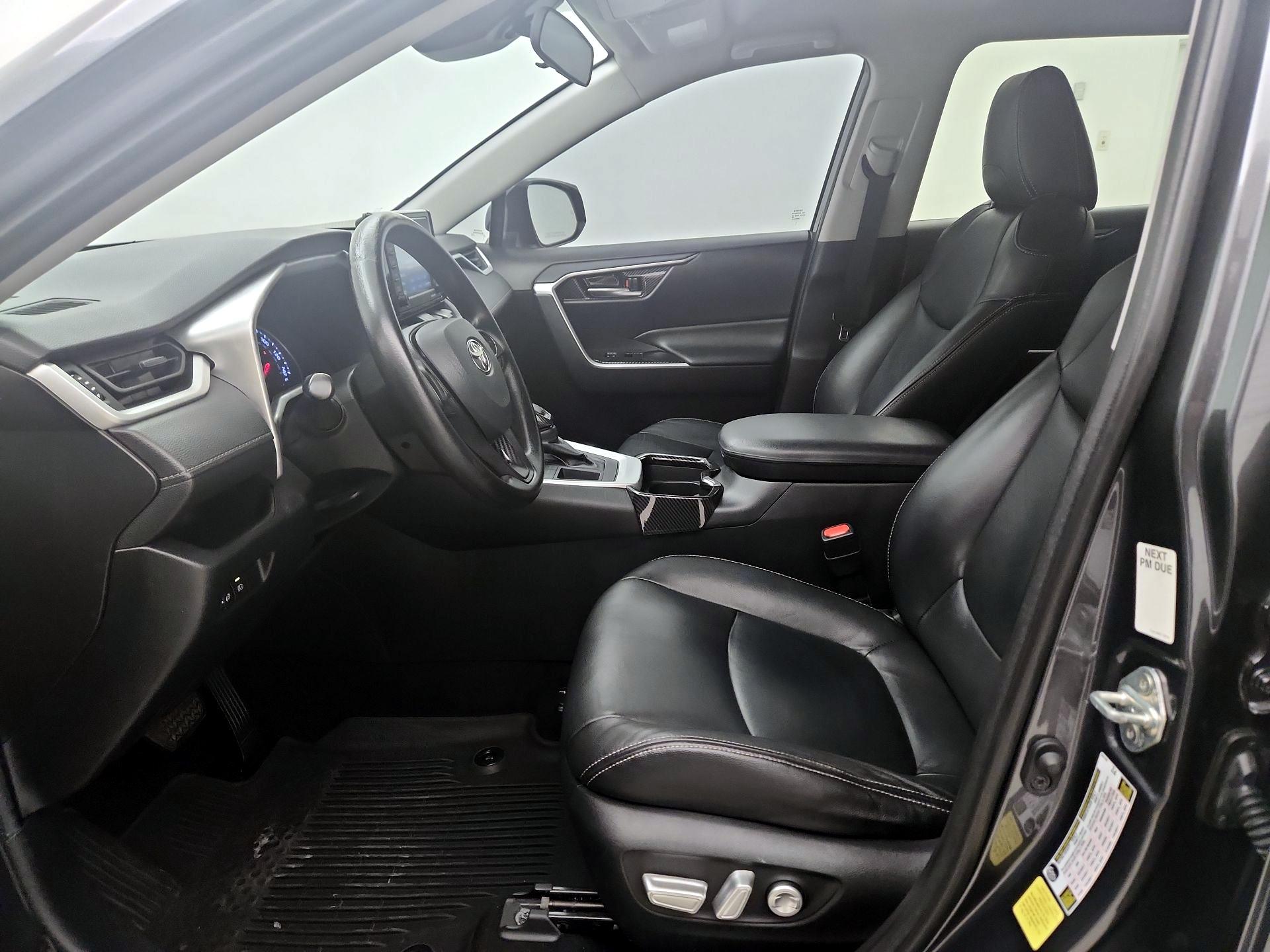 Thumbnail: 2020 Toyota RAV4 - 11