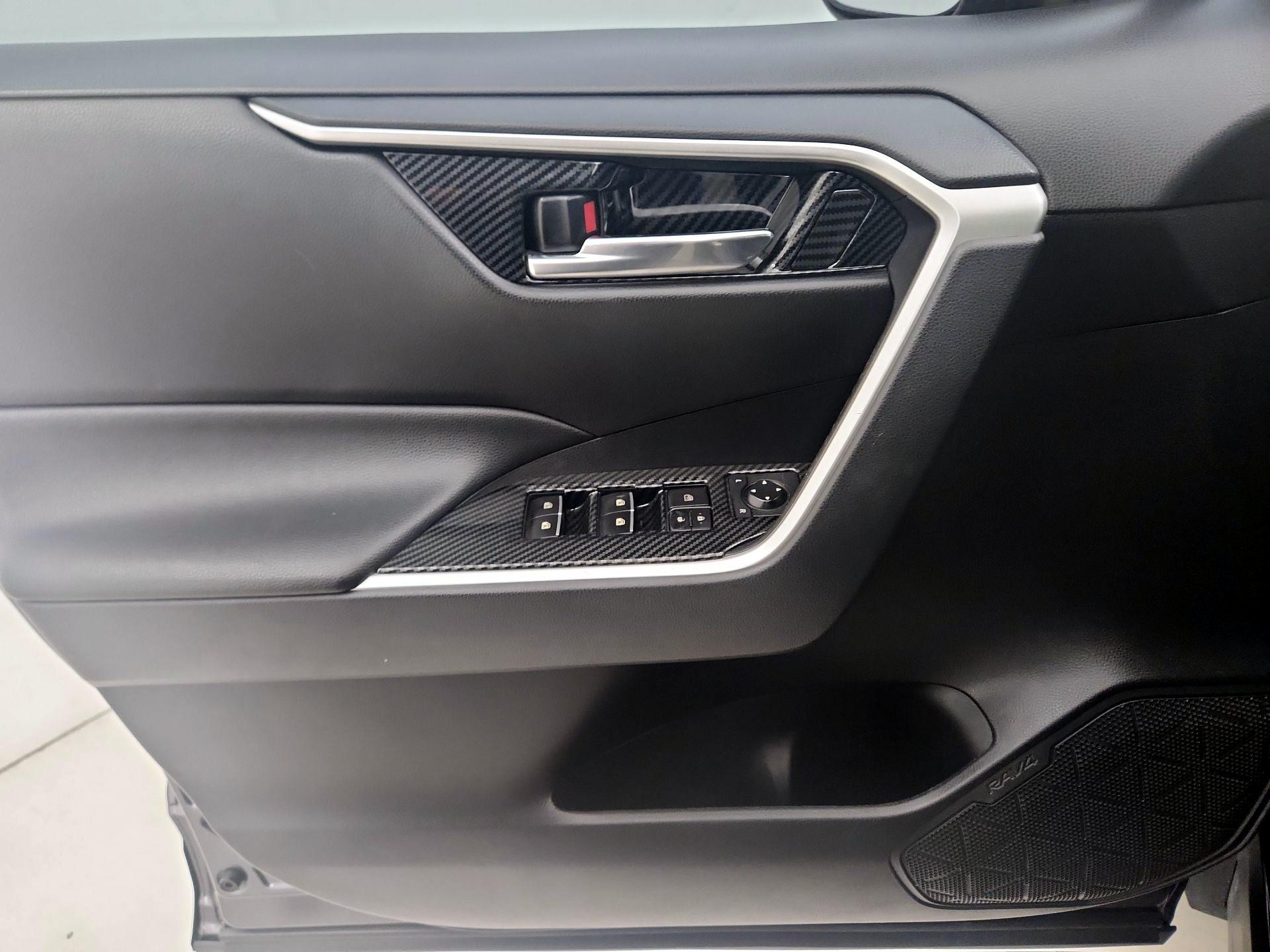 Thumbnail: 2020 Toyota RAV4 - 12