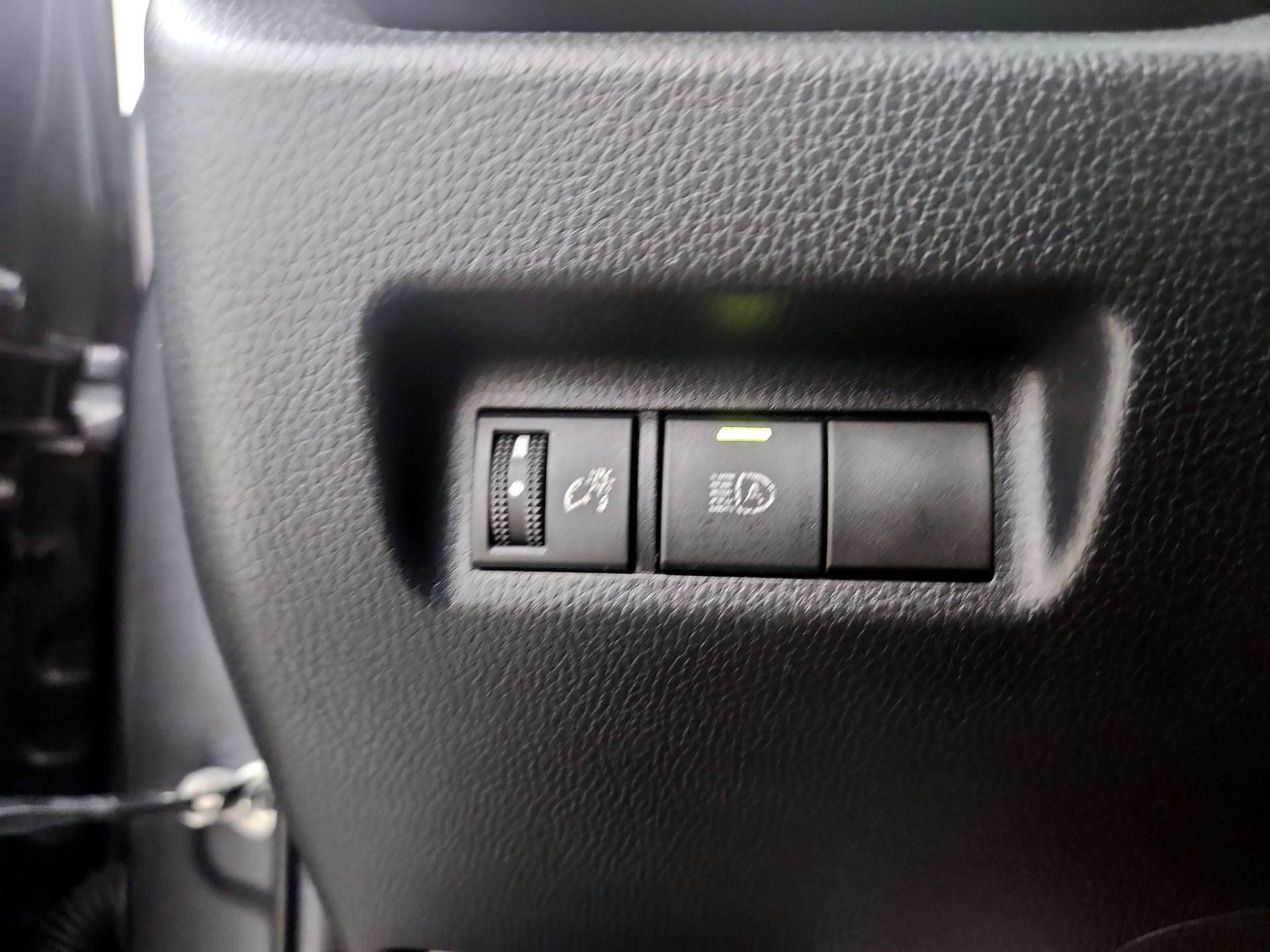 Thumbnail: 2020 Toyota RAV4 - 13