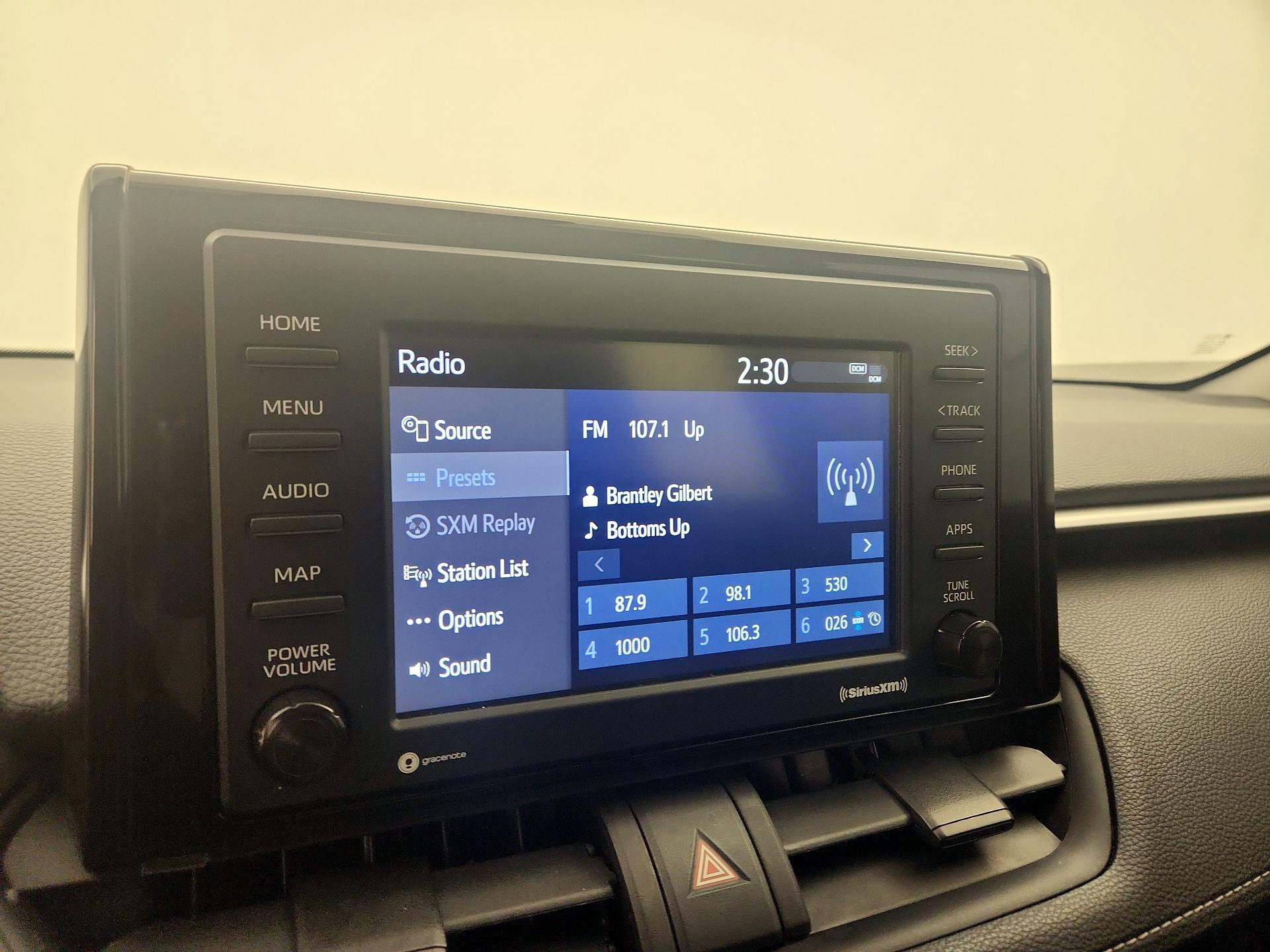 Thumbnail: 2020 Toyota RAV4 - 15