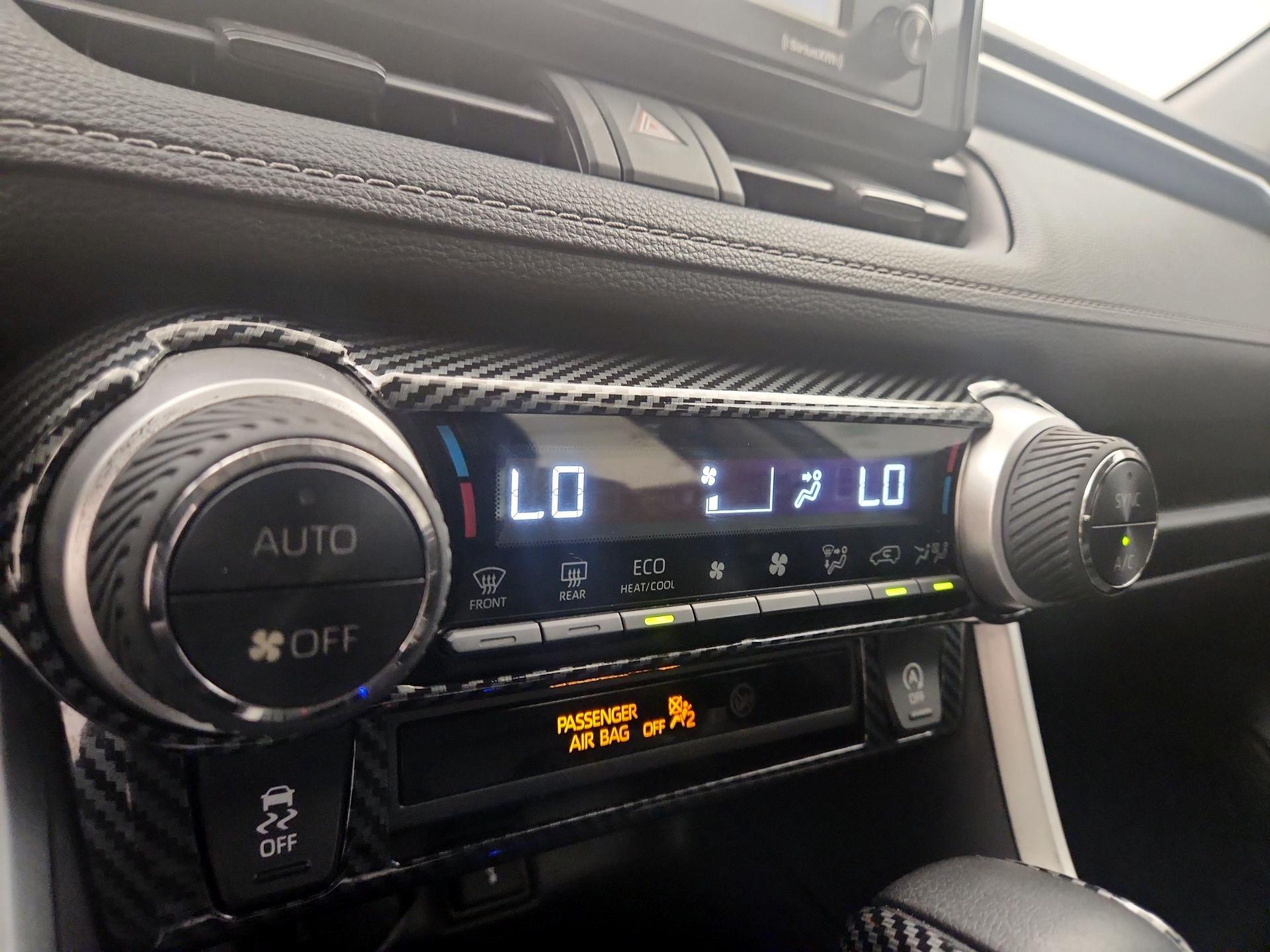 Thumbnail: 2020 Toyota RAV4 - 16