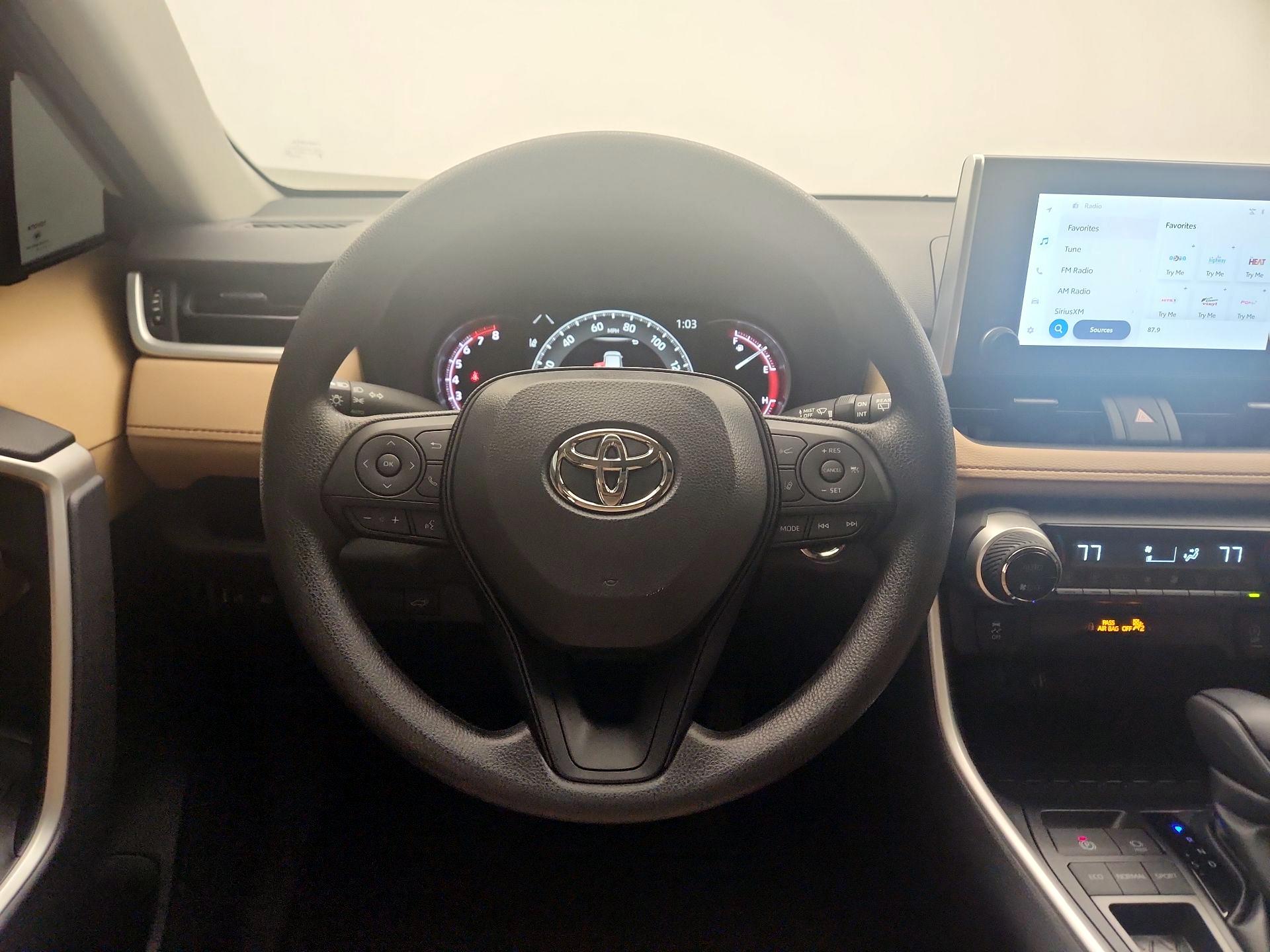 Thumbnail: 2025 Toyota RAV4 - 10