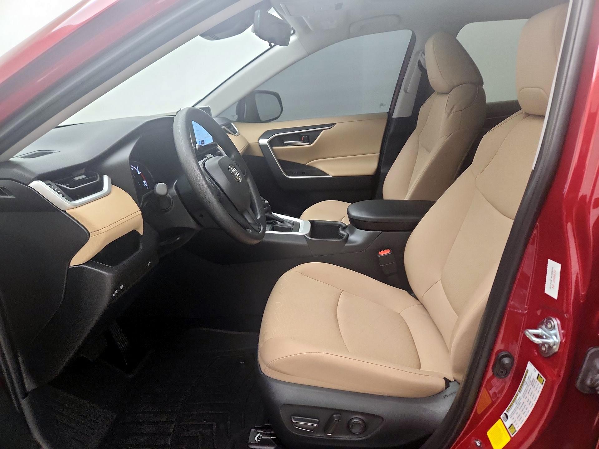 Thumbnail: 2025 Toyota RAV4 - 11