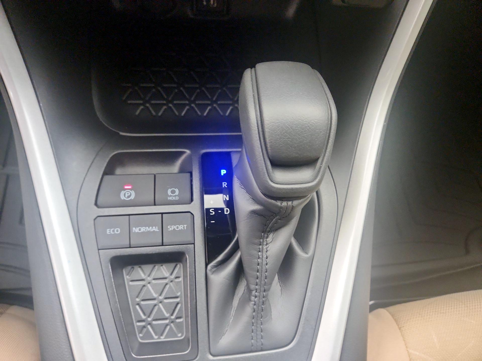 Thumbnail: 2025 Toyota RAV4 - 17