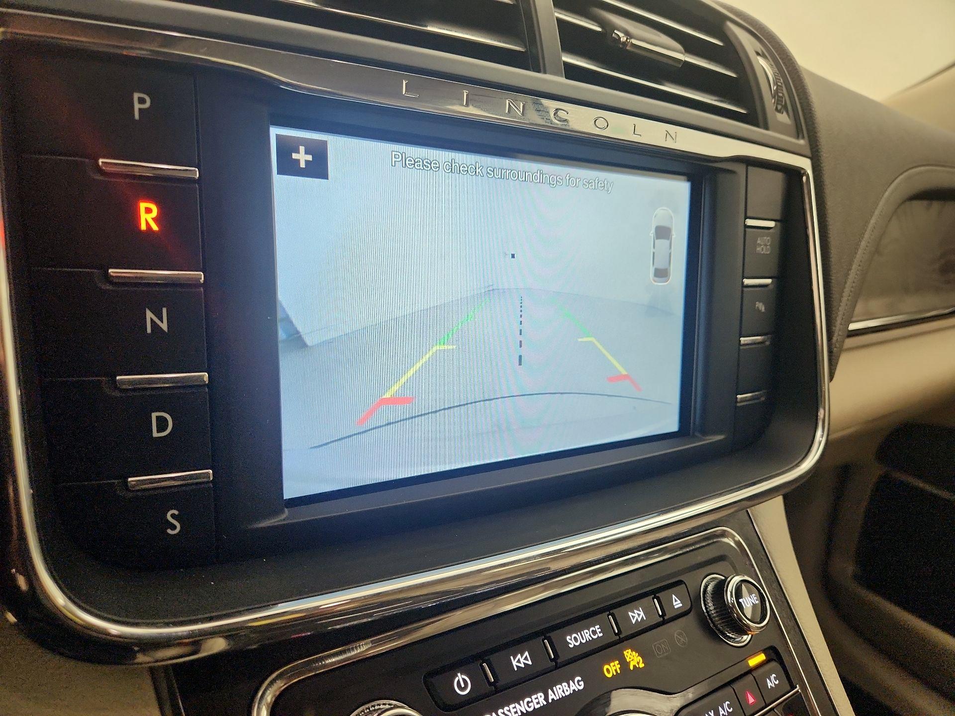 Thumbnail: 2017 Lincoln Continental - 14