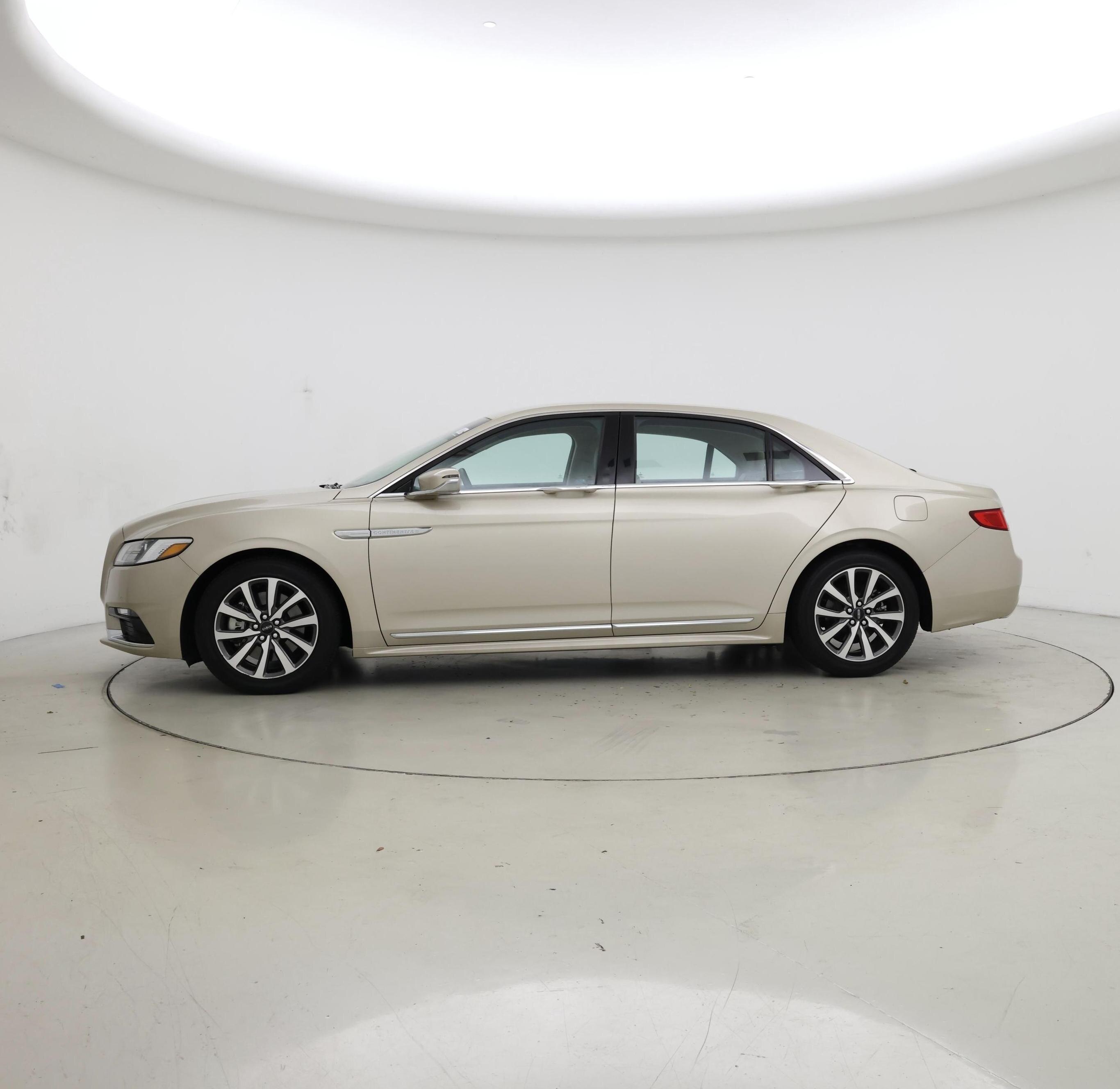 Thumbnail: 2017 Lincoln Continental - 3