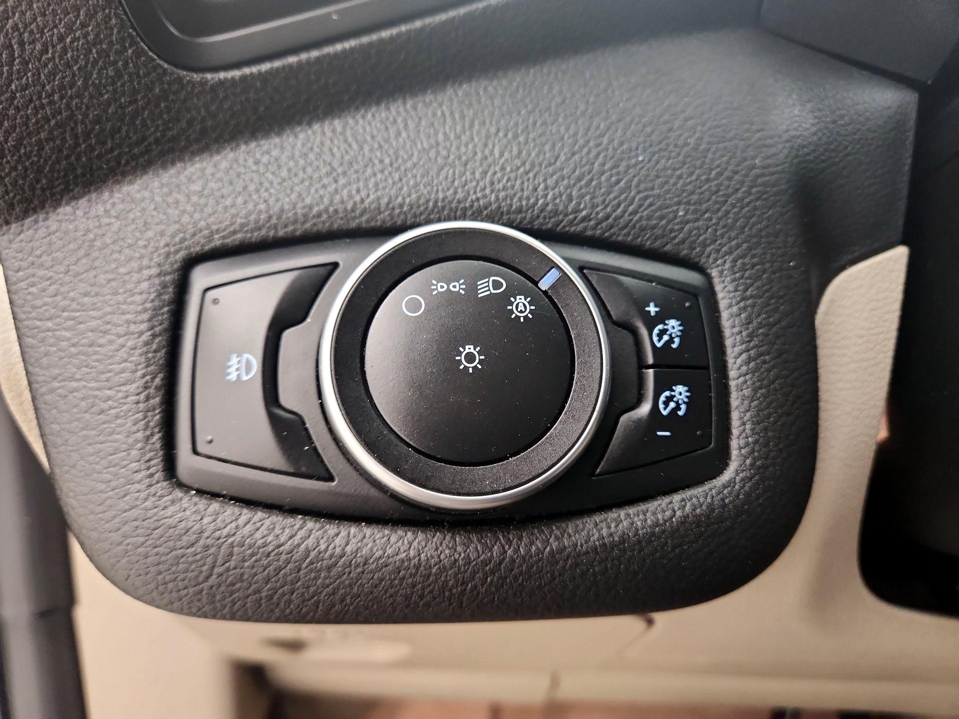 Thumbnail: 2016 Ford Escape - 13