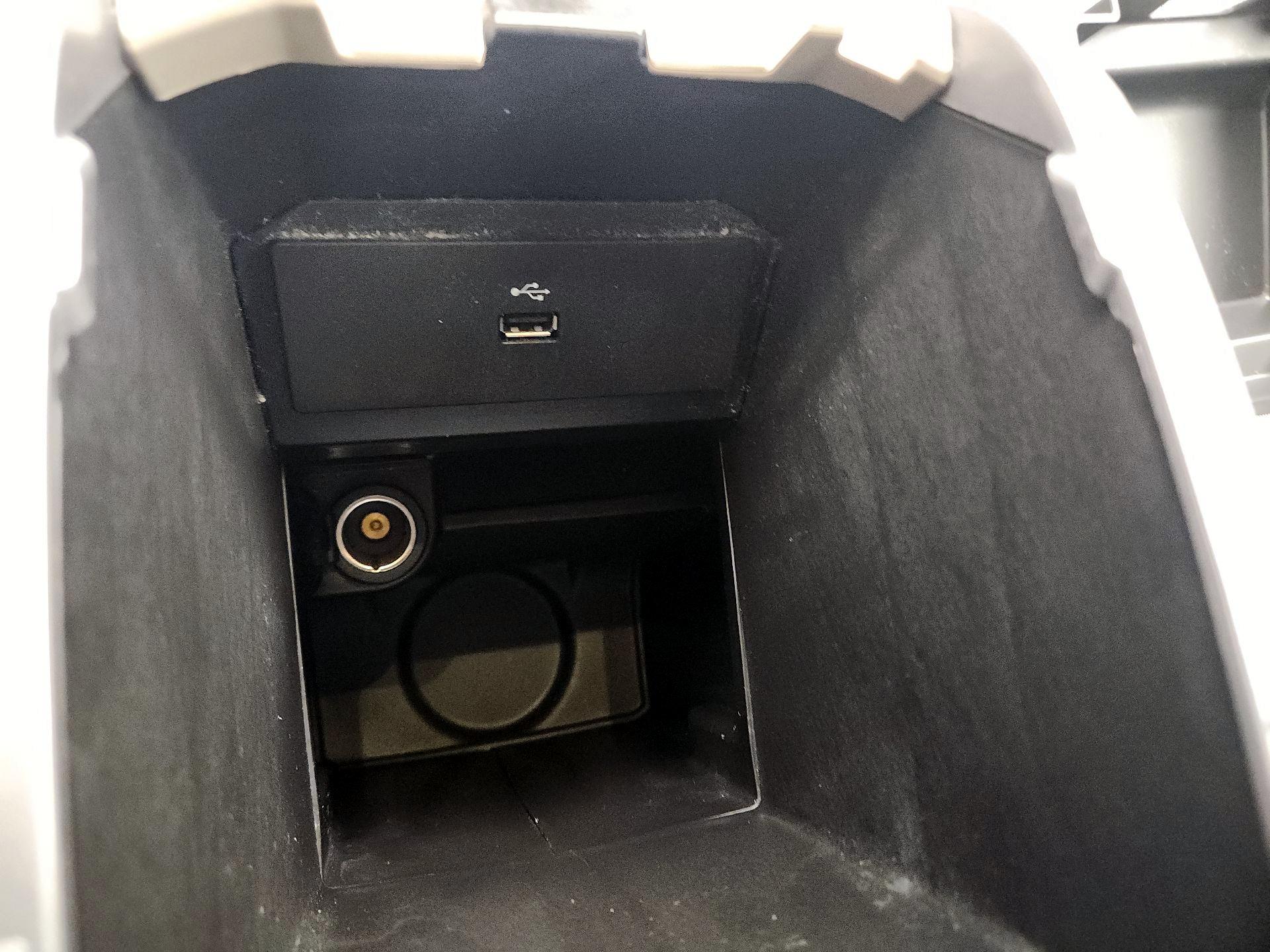 Thumbnail: 2016 Ford Escape - 18