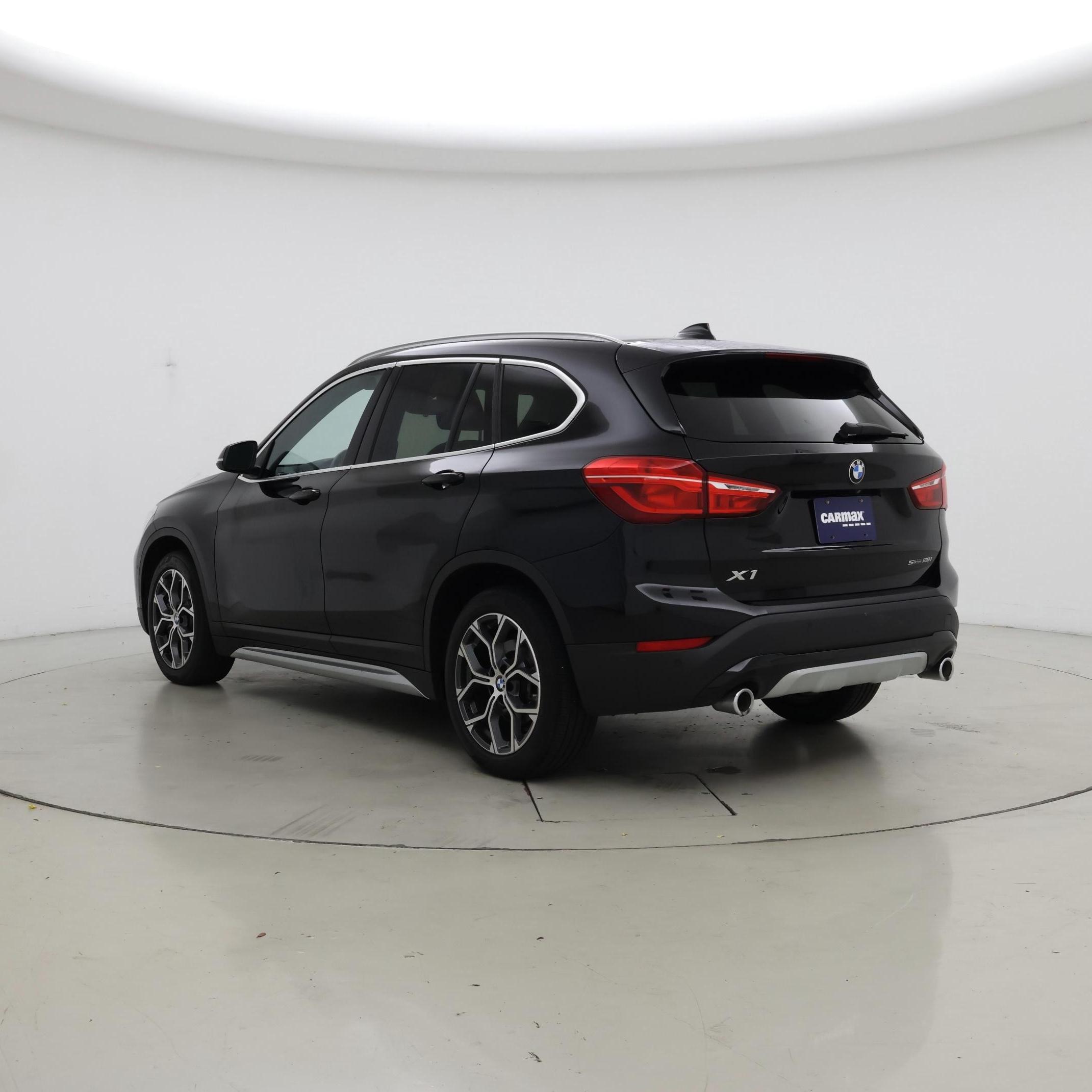 Thumbnail: 2021 BMW X1 - 2