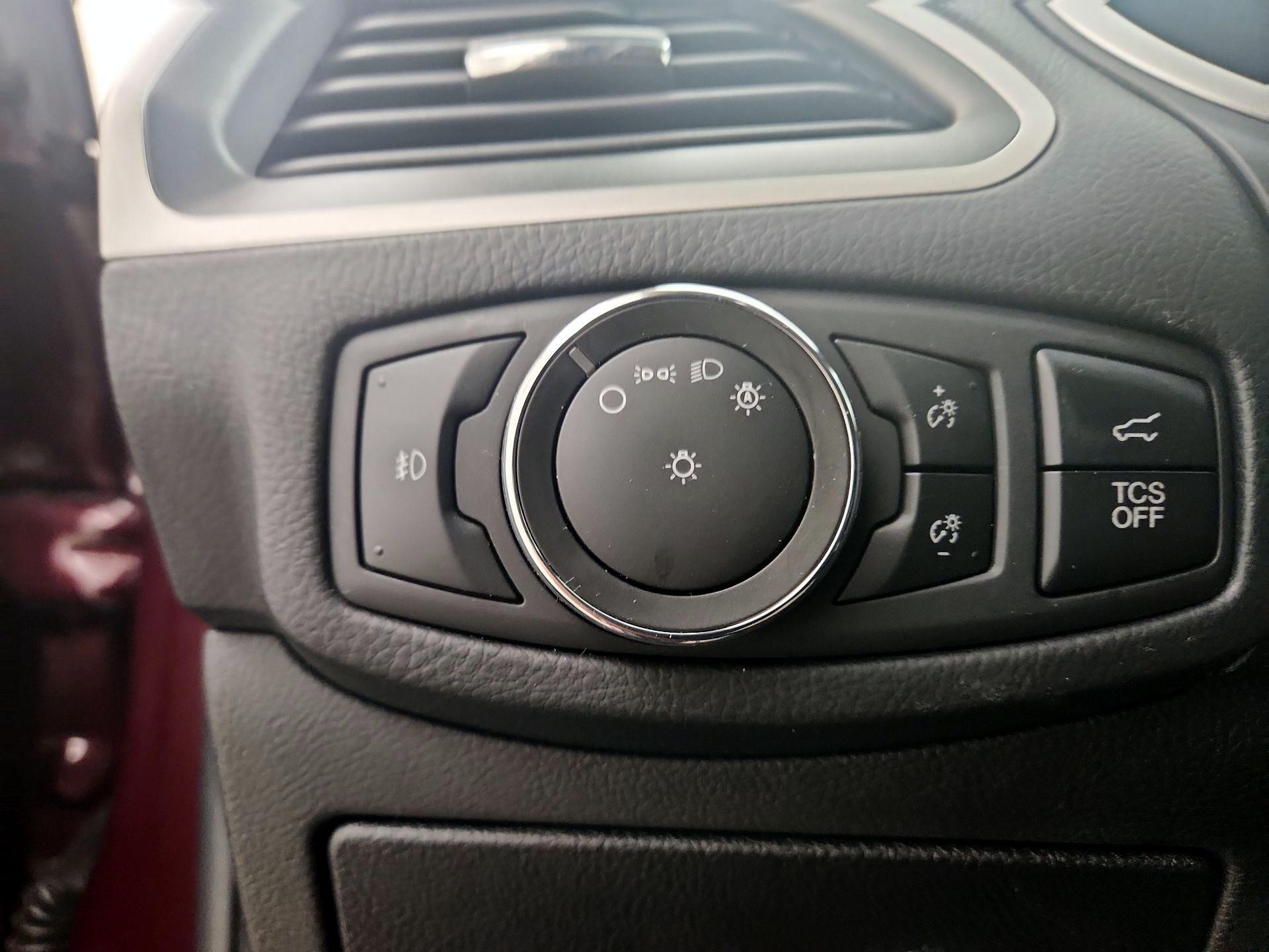 Thumbnail: 2020 Ford Edge - 13