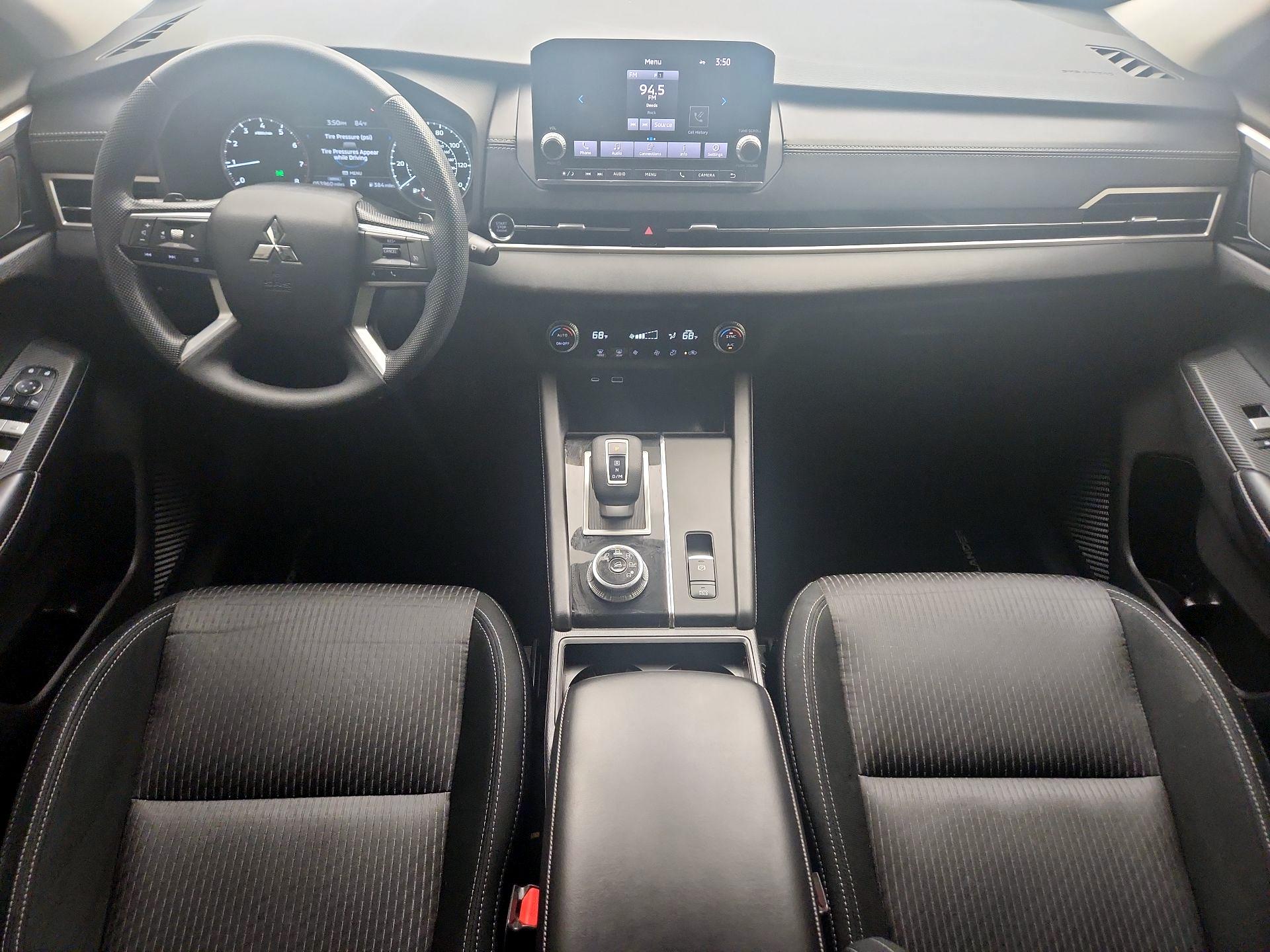 Thumbnail: 2022 Mitsubishi Outlander - 9