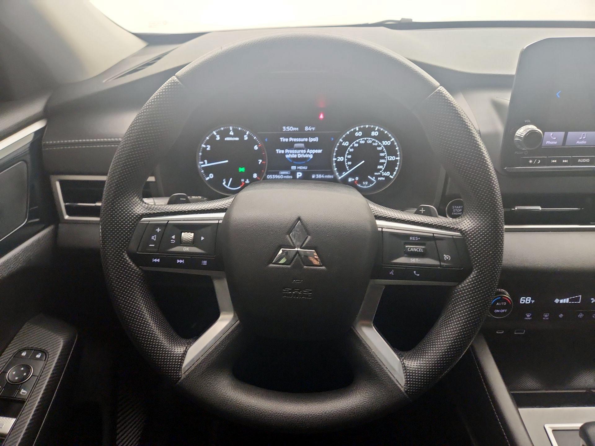 Thumbnail: 2022 Mitsubishi Outlander - 10