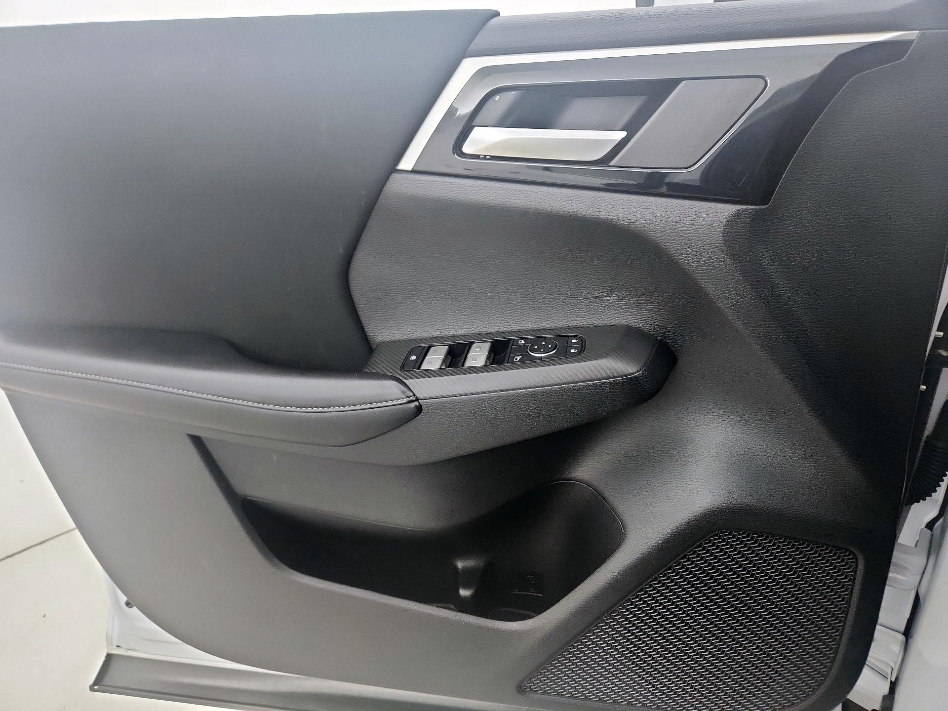 Thumbnail: 2022 Mitsubishi Outlander - 12