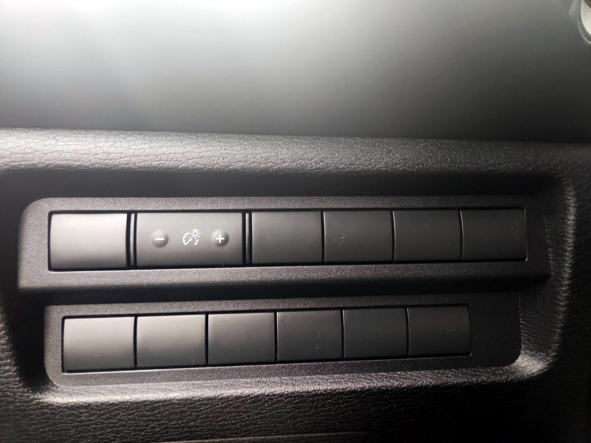 Thumbnail: 2022 Mitsubishi Outlander - 13