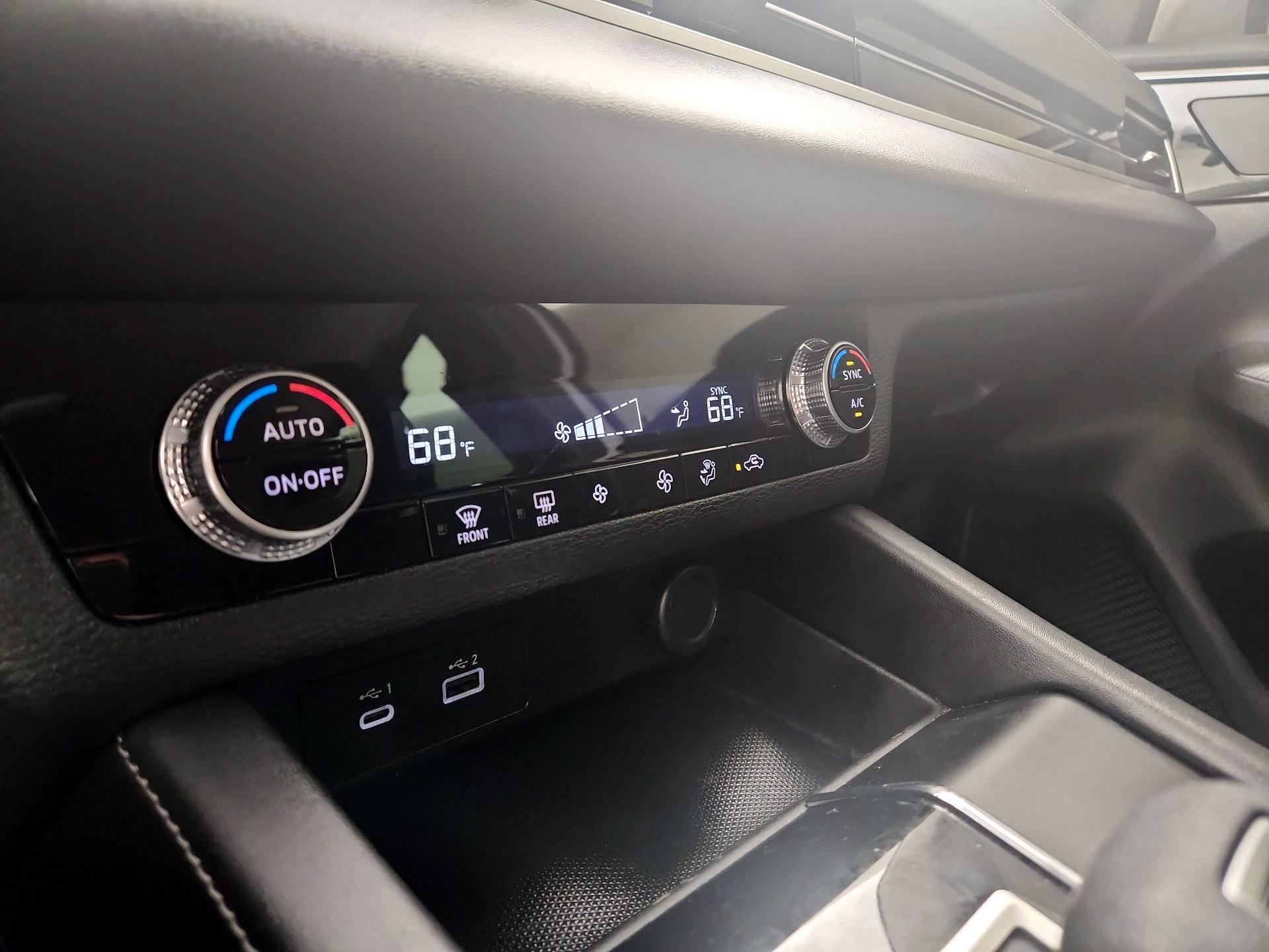 Thumbnail: 2022 Mitsubishi Outlander - 16