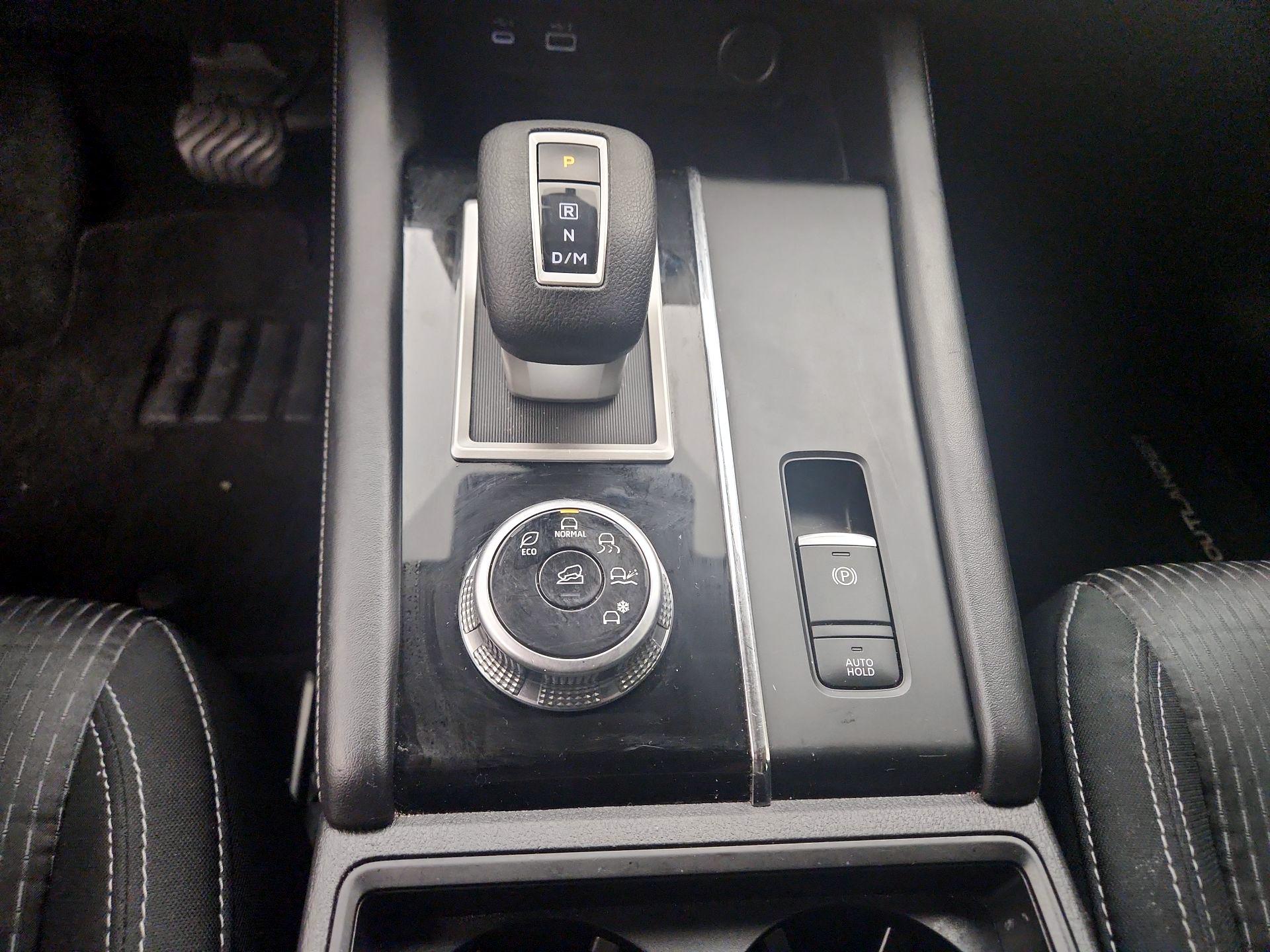 Thumbnail: 2022 Mitsubishi Outlander - 17