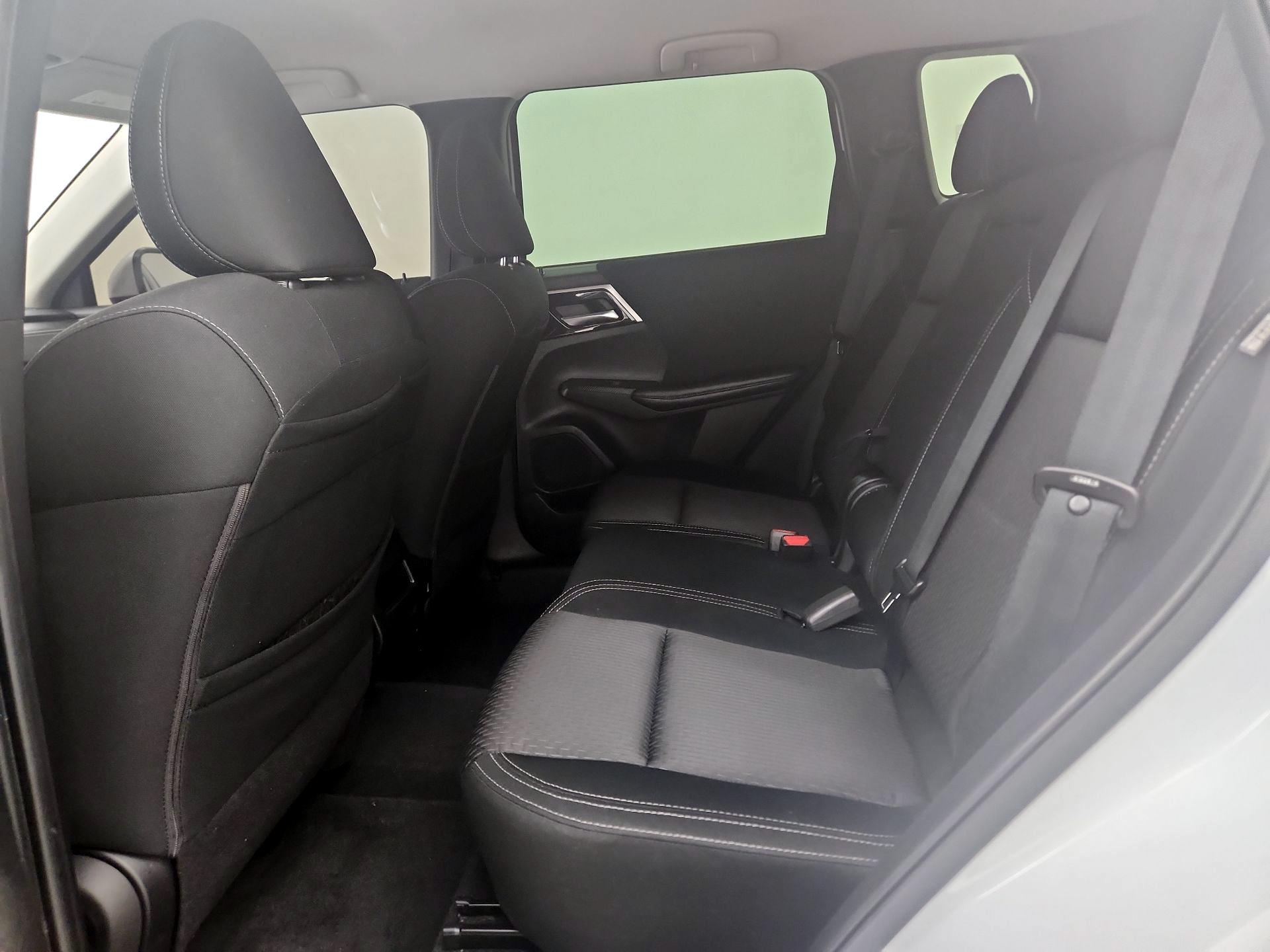 Thumbnail: 2022 Mitsubishi Outlander - 19