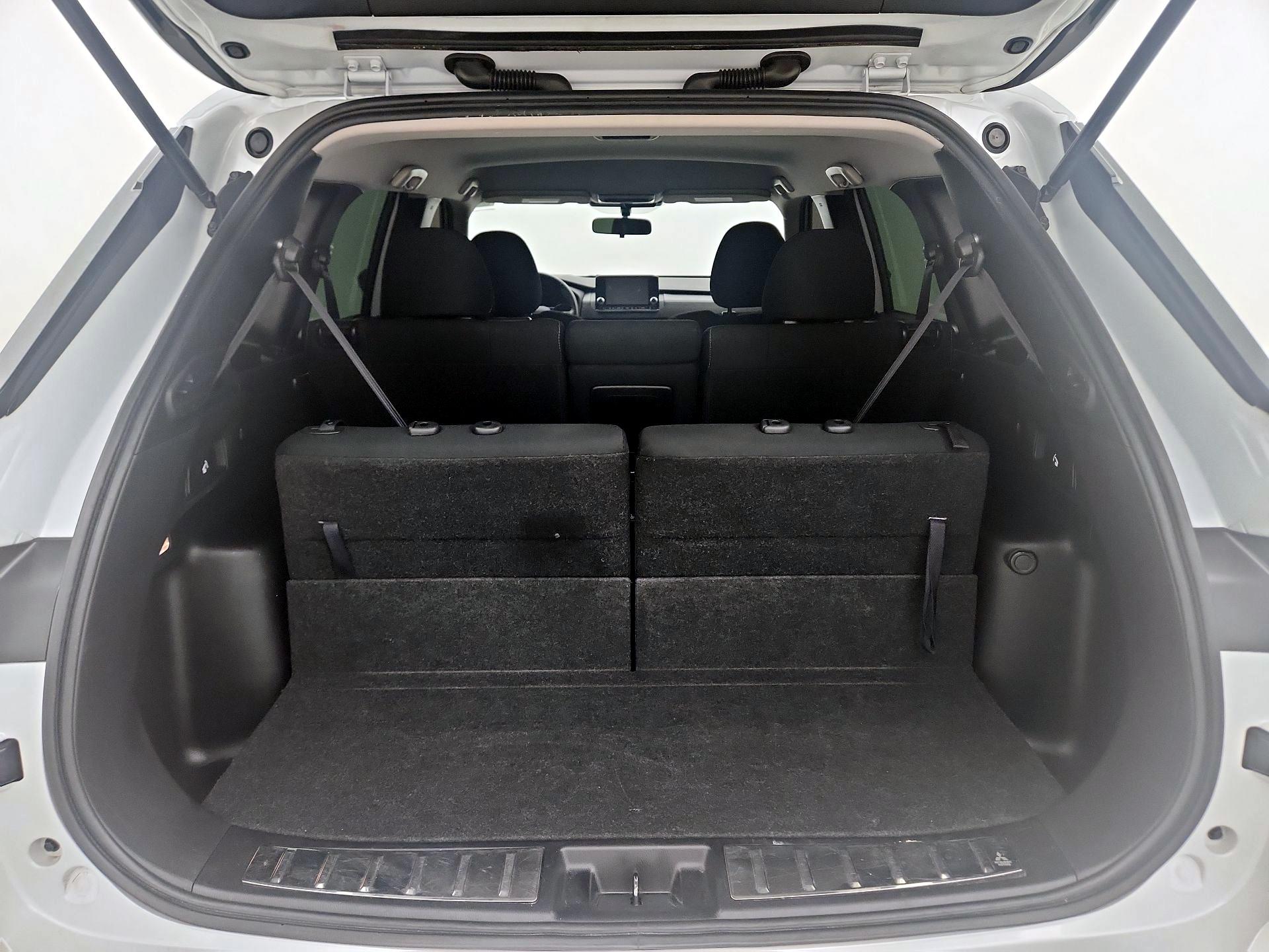 Thumbnail: 2022 Mitsubishi Outlander - 20