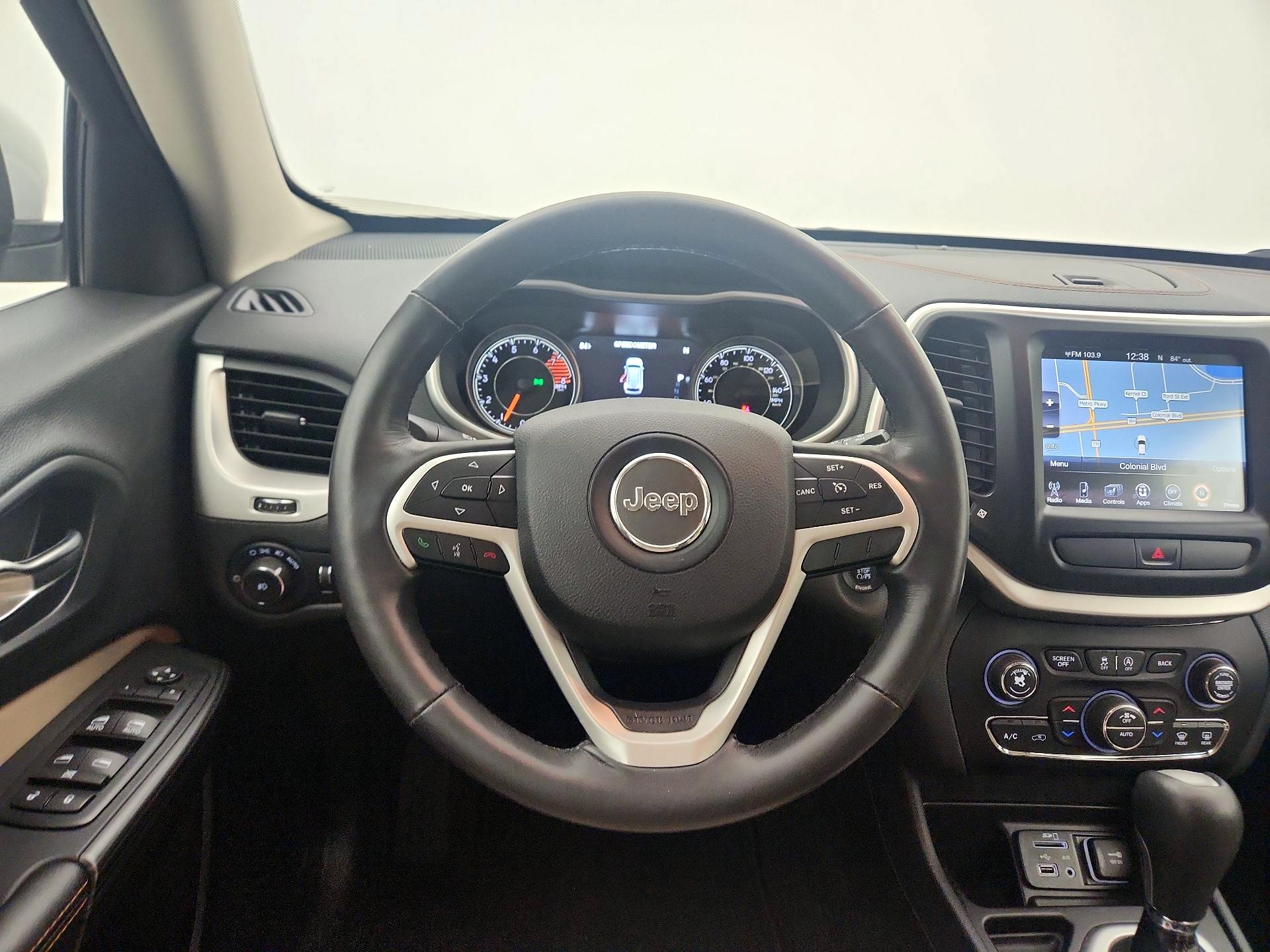 Thumbnail: 2016 Jeep Cherokee - 10