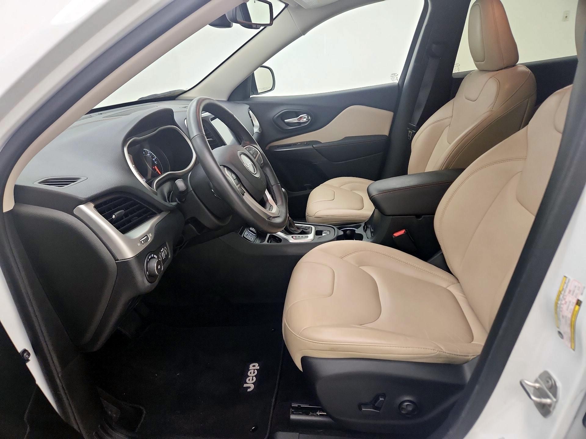 Thumbnail: 2016 Jeep Cherokee - 11