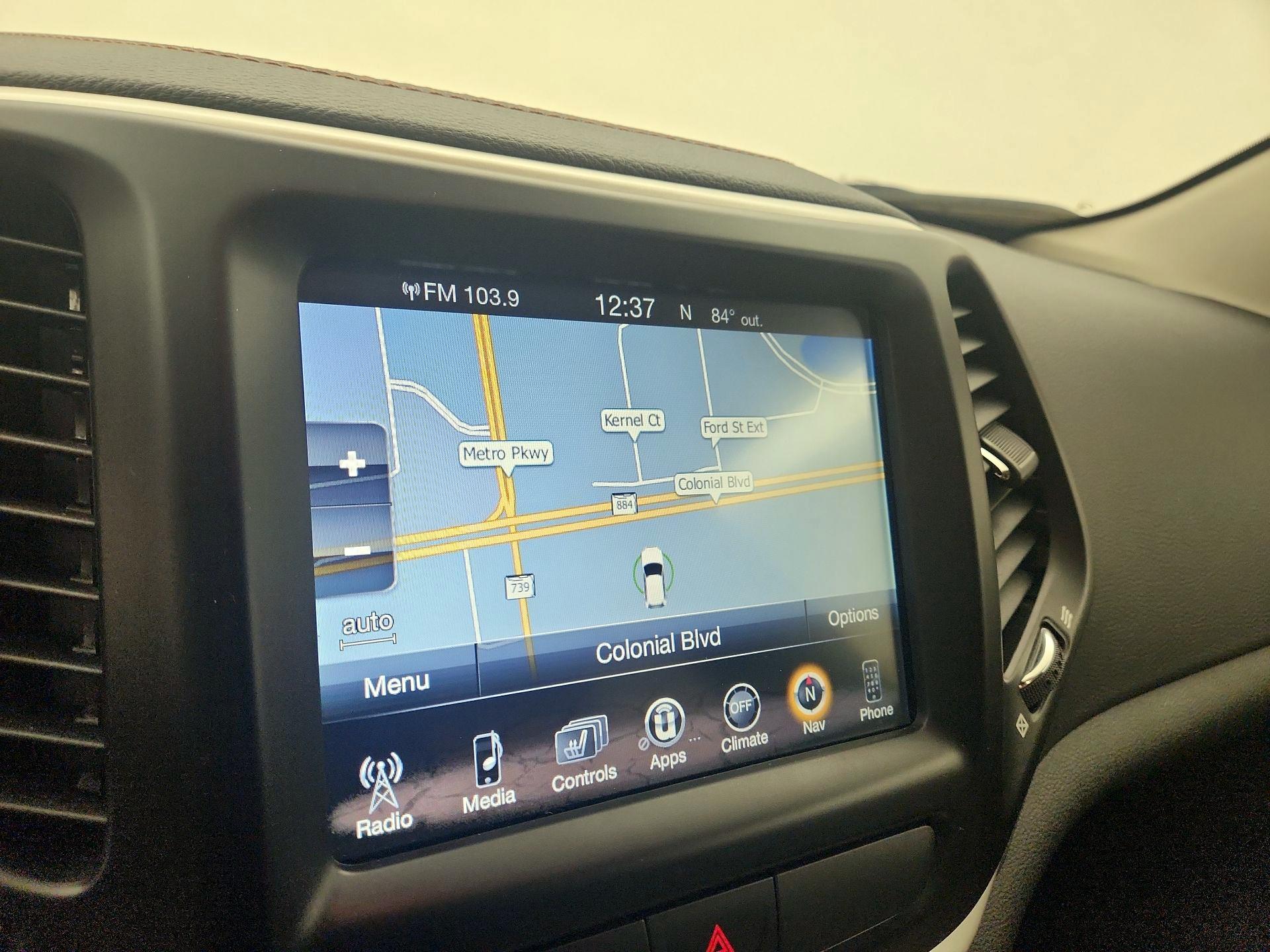 Thumbnail: 2016 Jeep Cherokee - 14