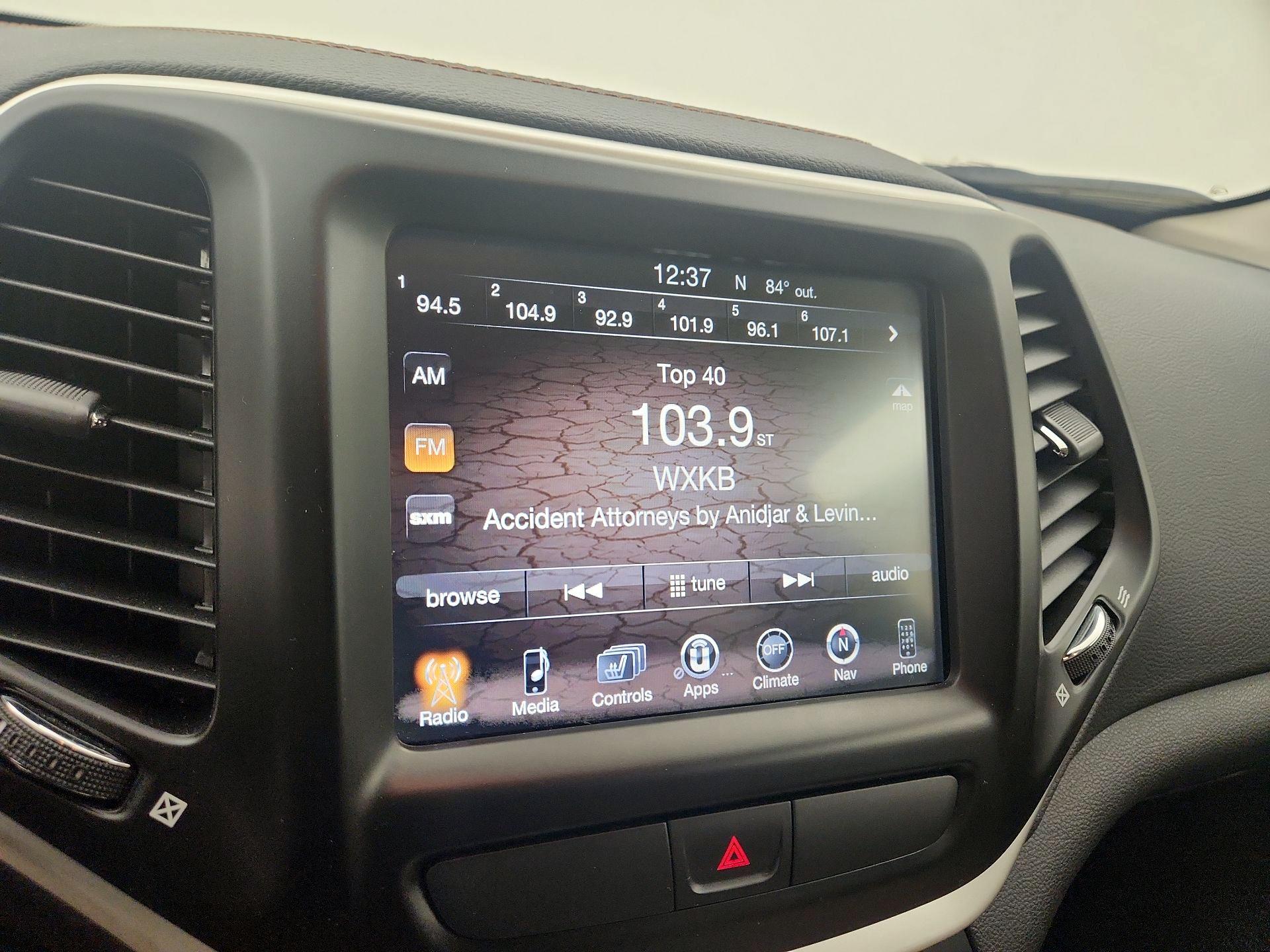 Thumbnail: 2016 Jeep Cherokee - 16