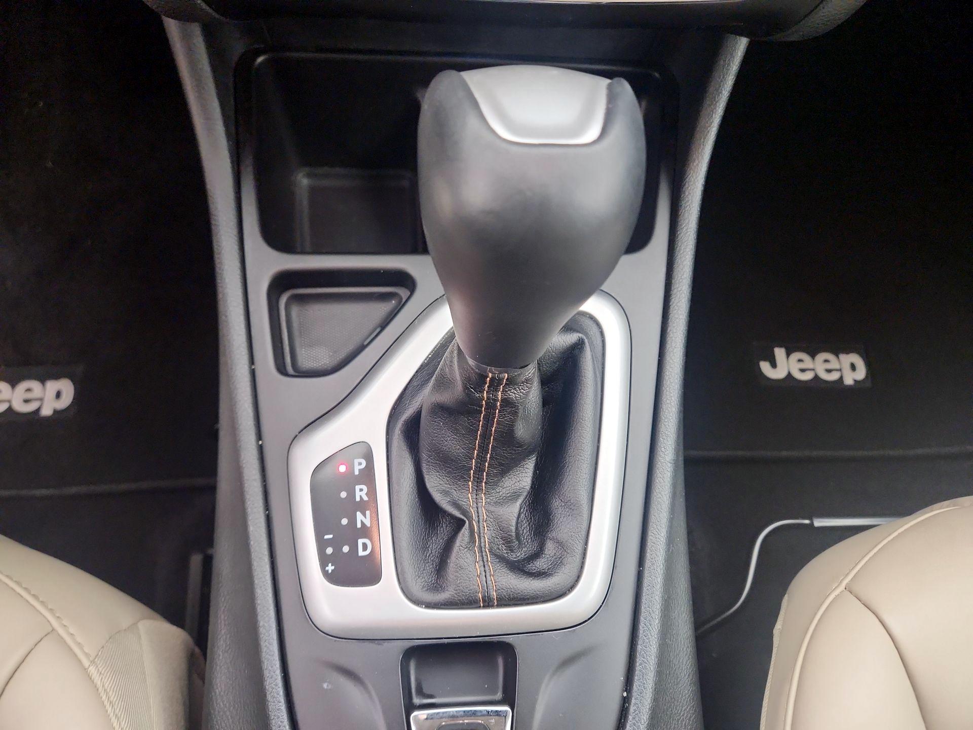 Thumbnail: 2016 Jeep Cherokee - 18