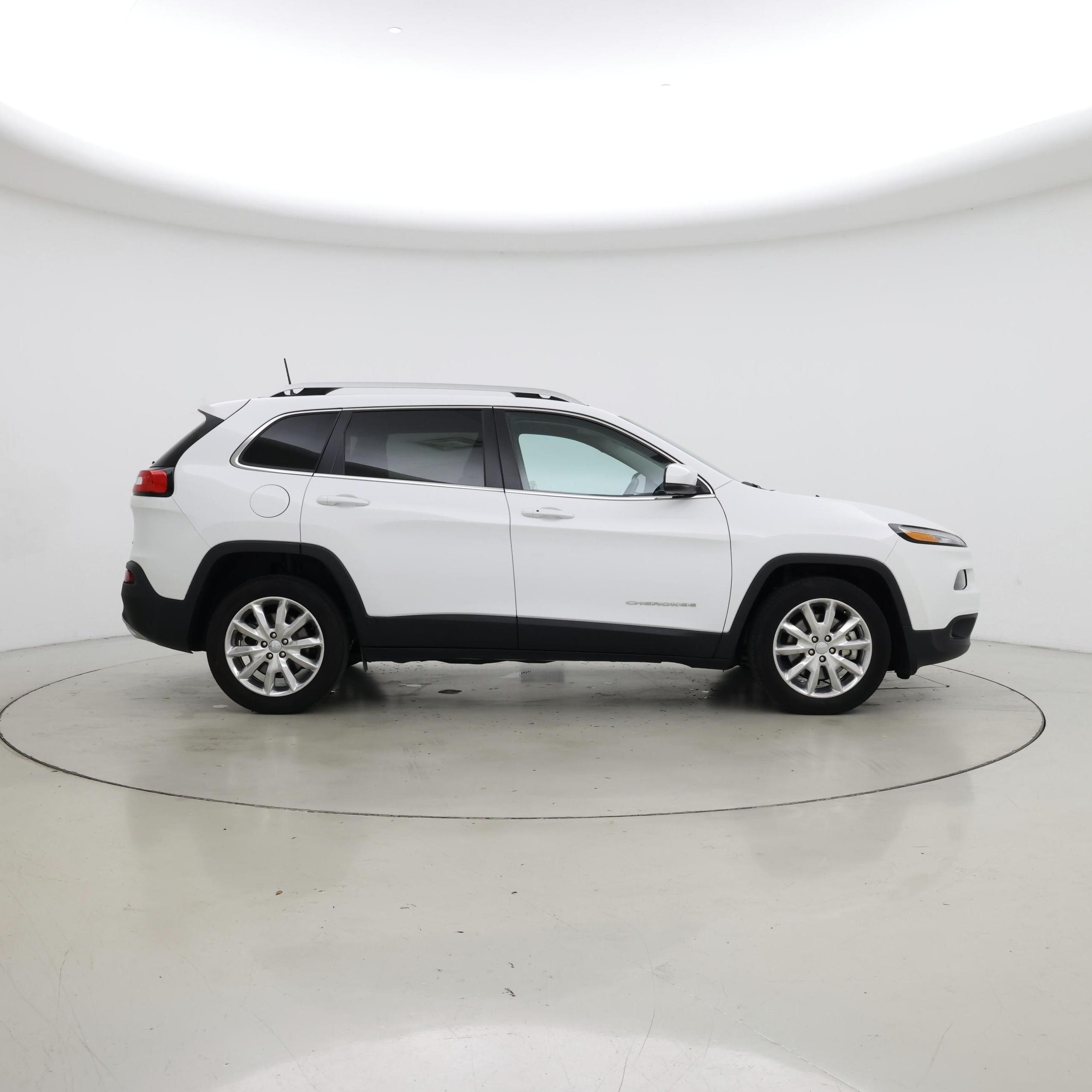 Thumbnail: 2016 Jeep Cherokee - 7