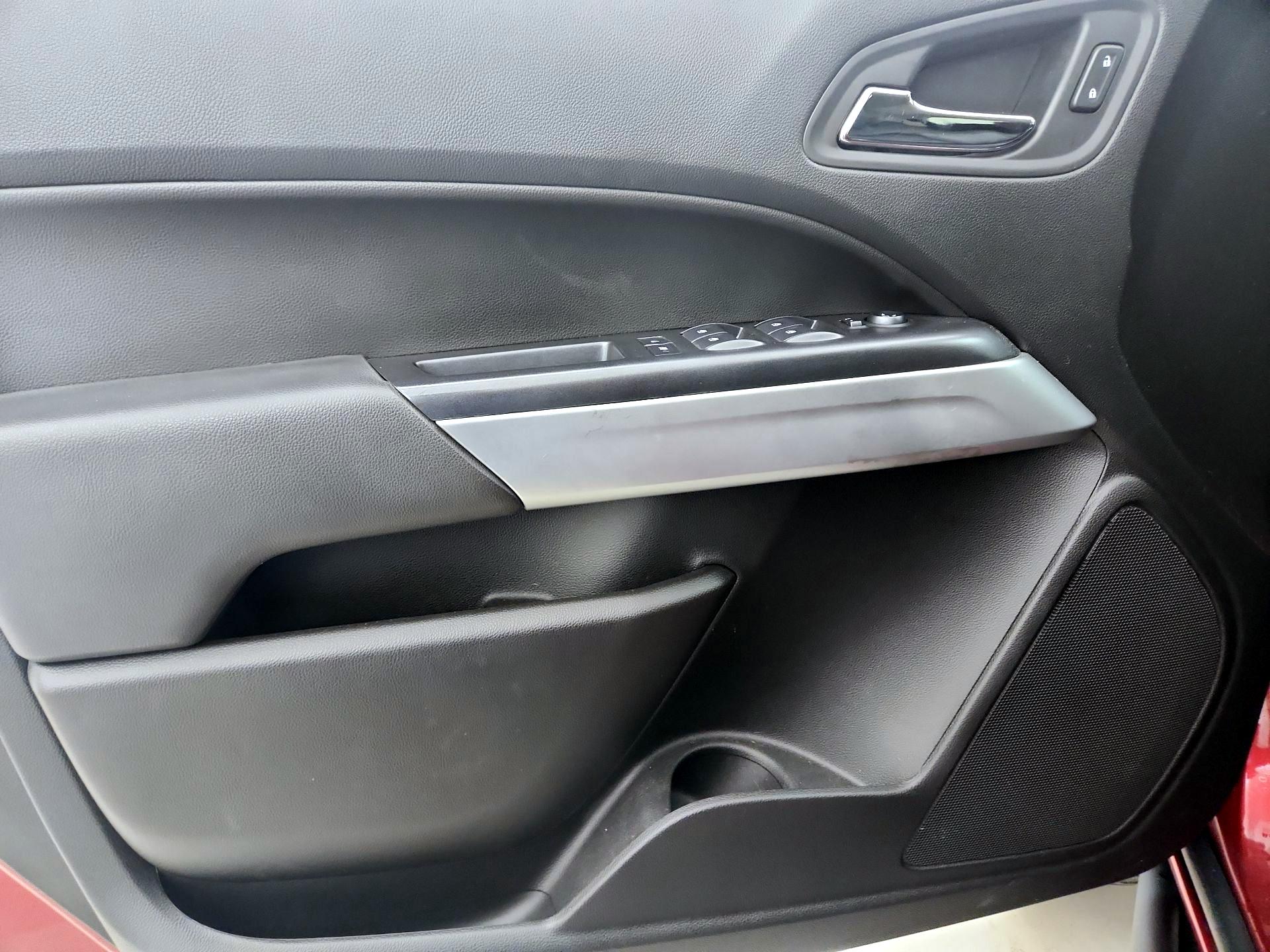 Thumbnail: 2019 Chevrolet Colorado - 12