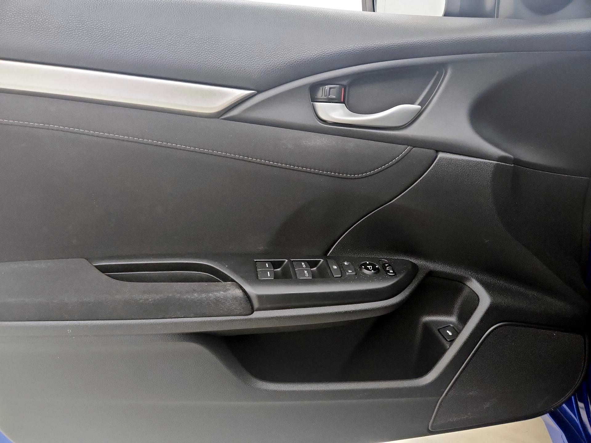 Thumbnail: 2016 Honda Civic - 12