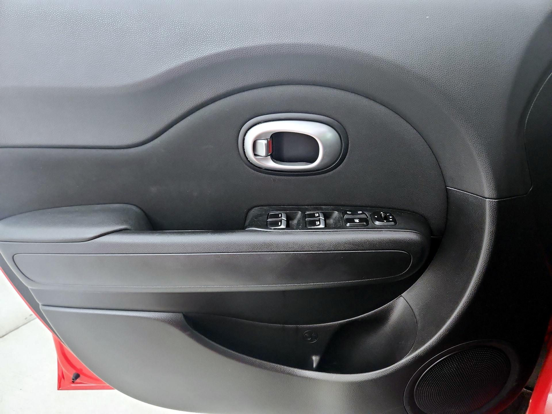 Thumbnail: 2019 Kia Soul - 12