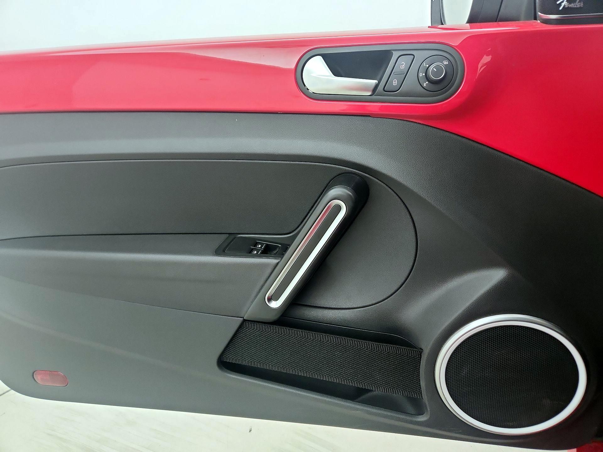 Thumbnail: 2019 Volkswagen Beetle - 12