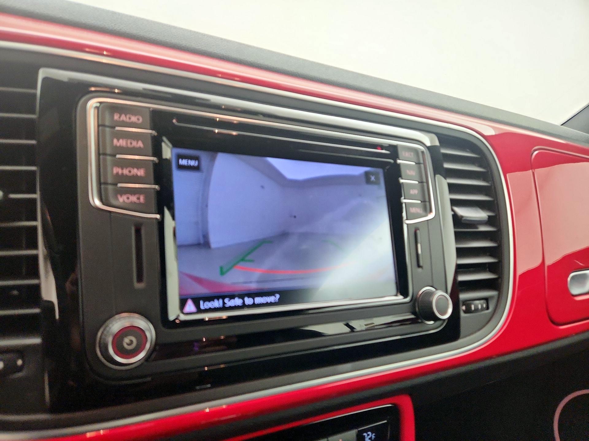 Thumbnail: 2019 Volkswagen Beetle - 15