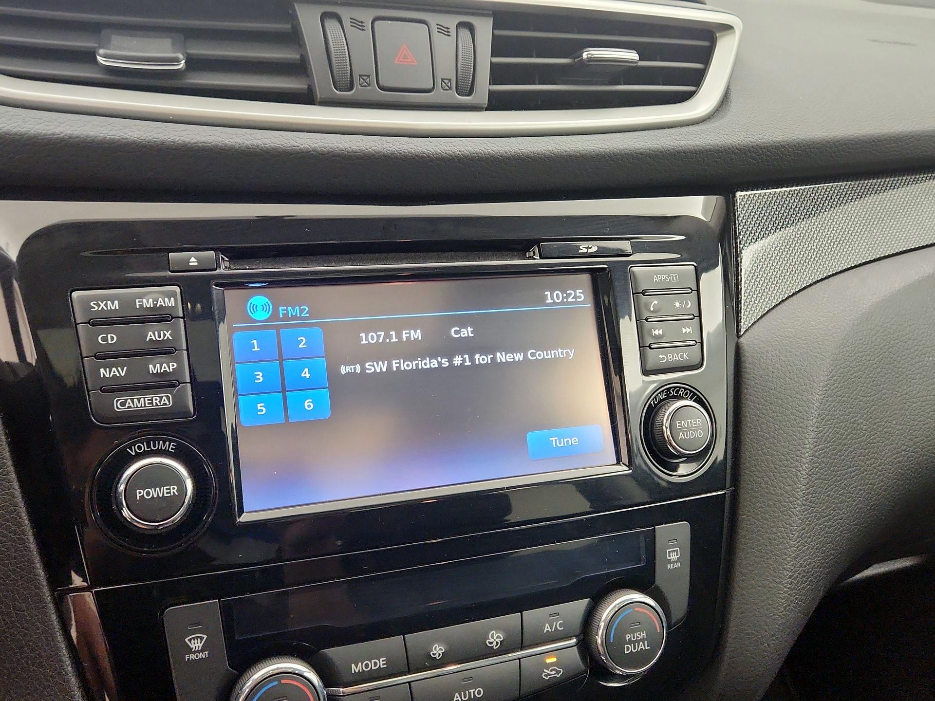 Thumbnail: 2016 Nissan Rogue - 16