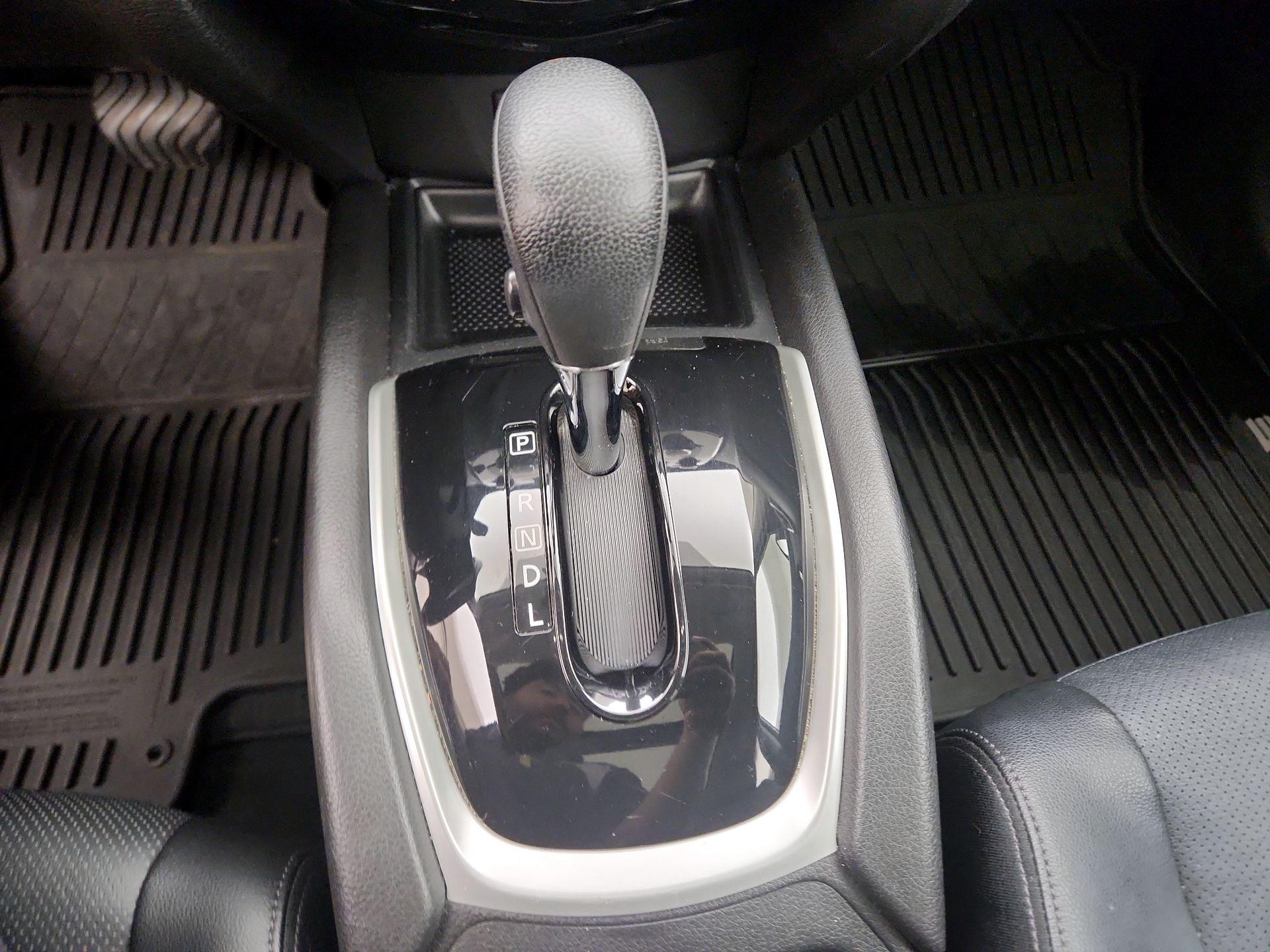 Thumbnail: 2016 Nissan Rogue - 18