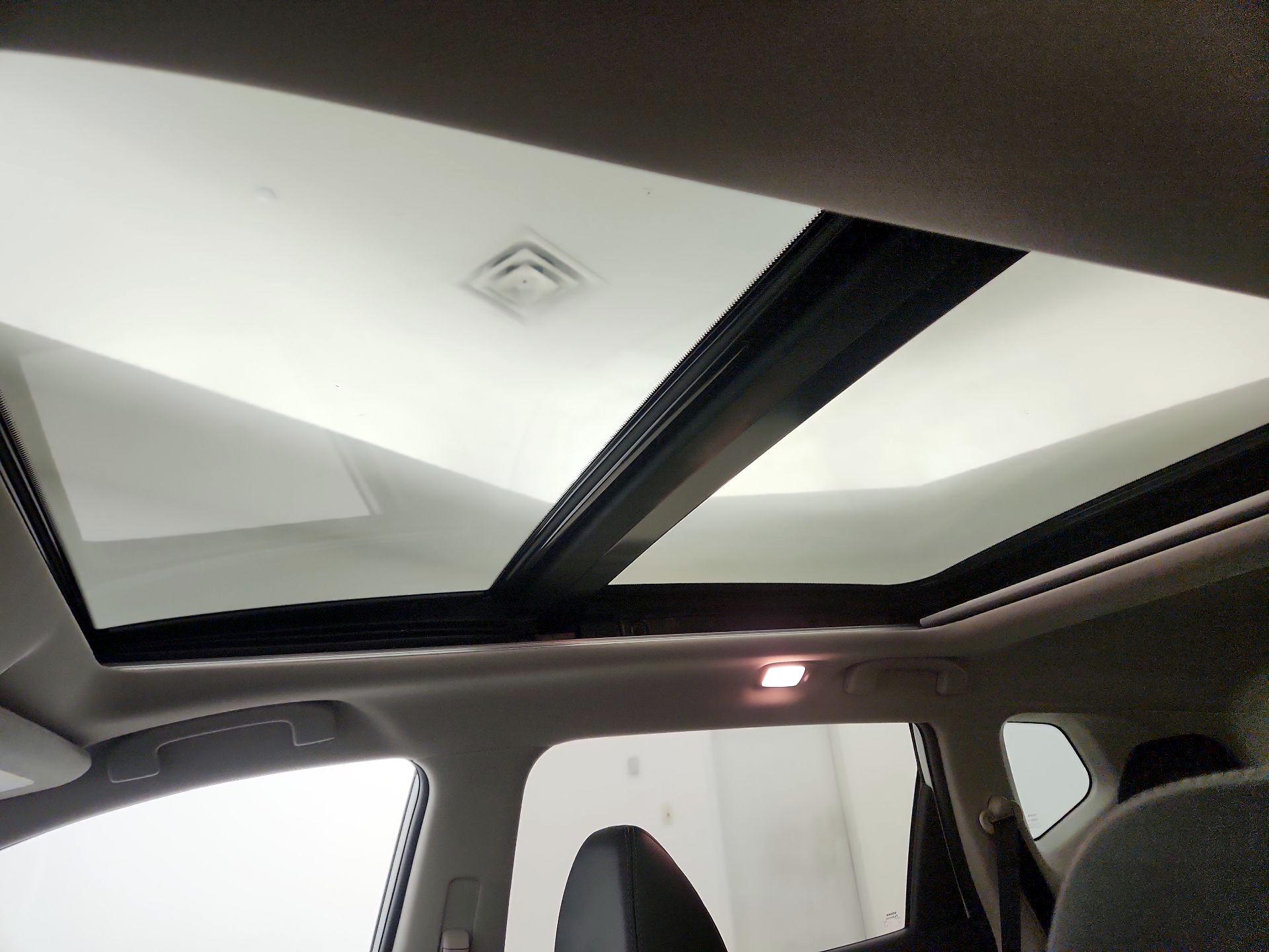 Thumbnail: 2016 Nissan Rogue - 20