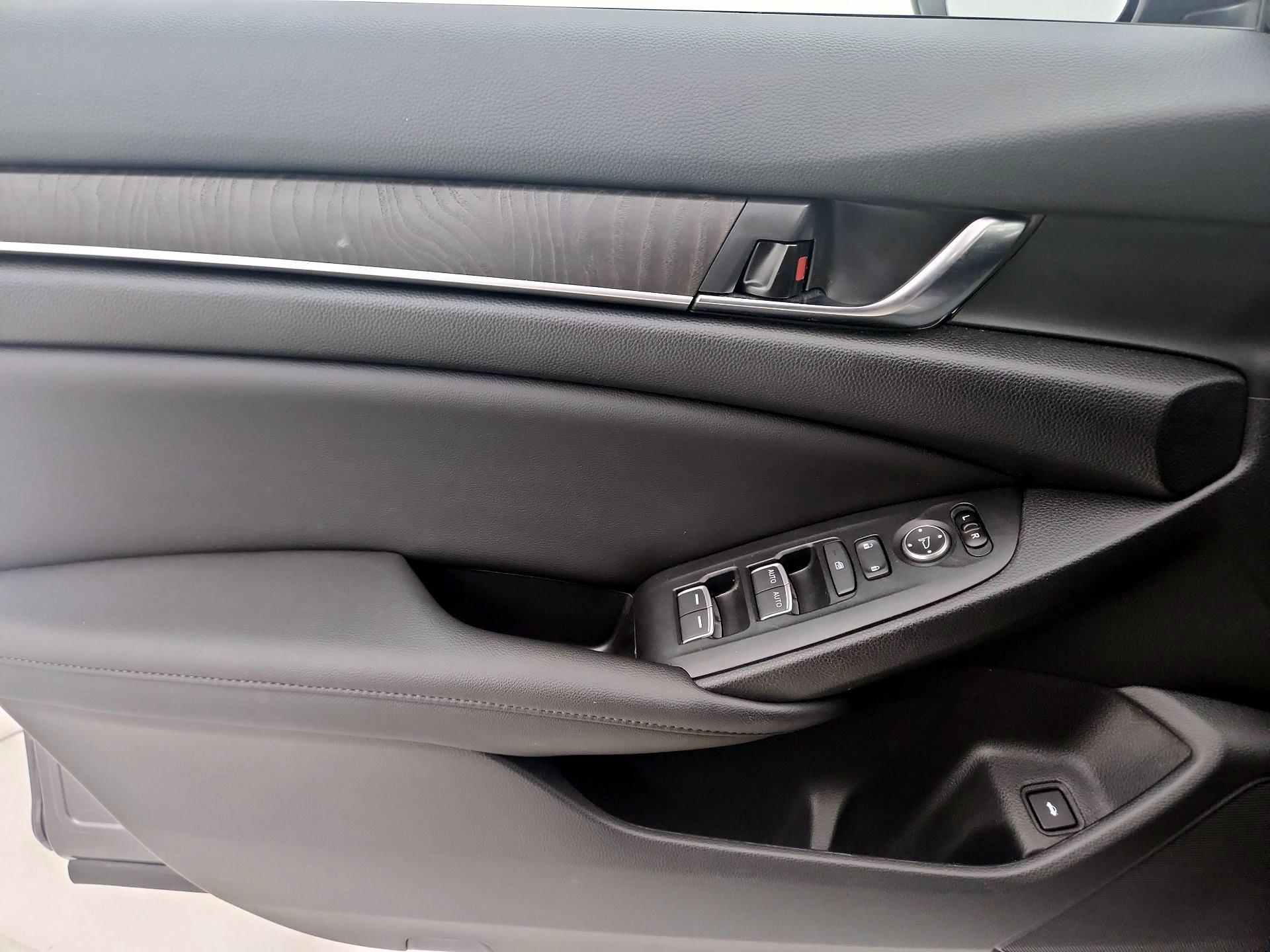 Thumbnail: 2019 Honda Accord - 12