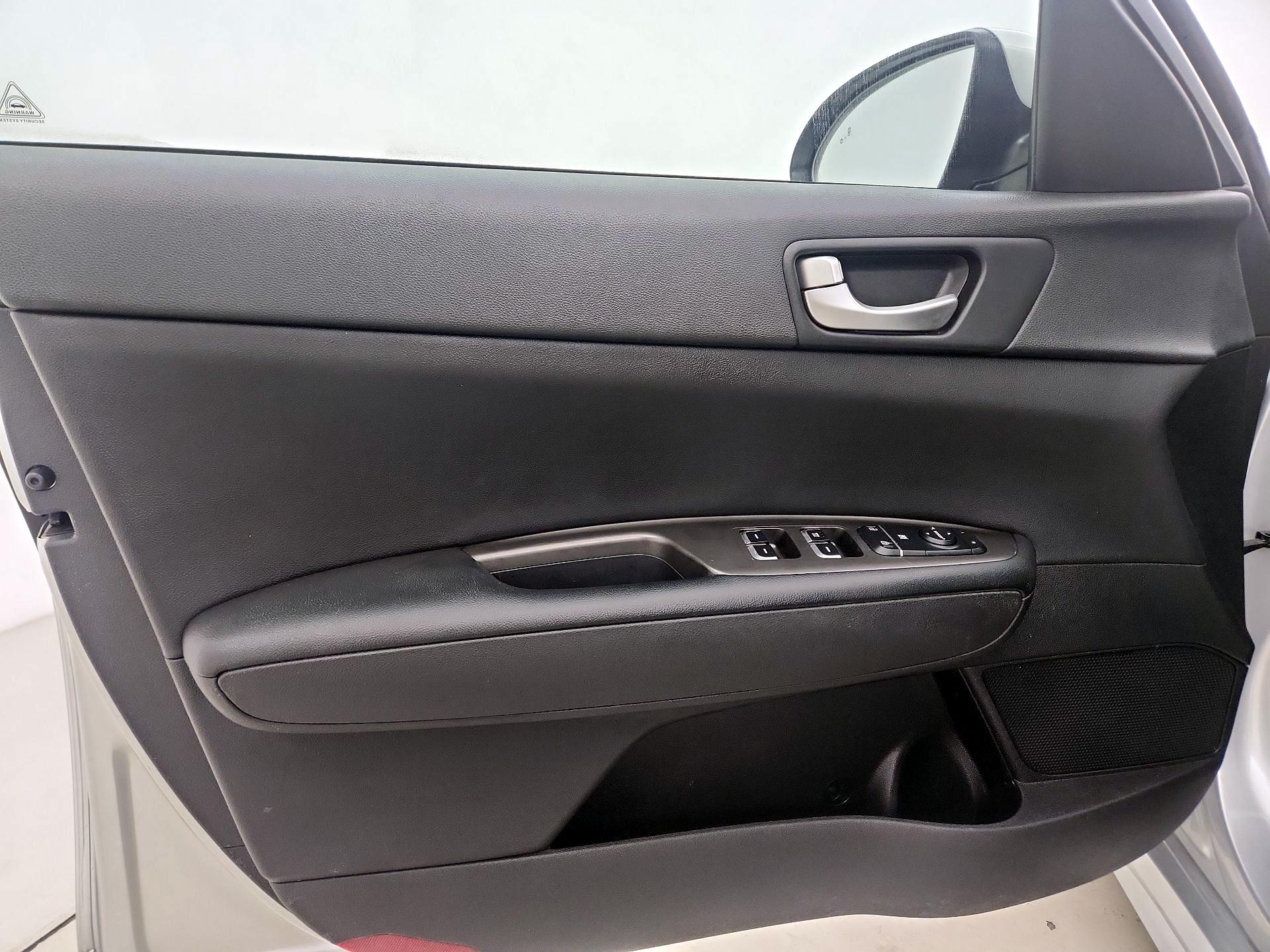 Thumbnail: 2020 Kia Optima - 12