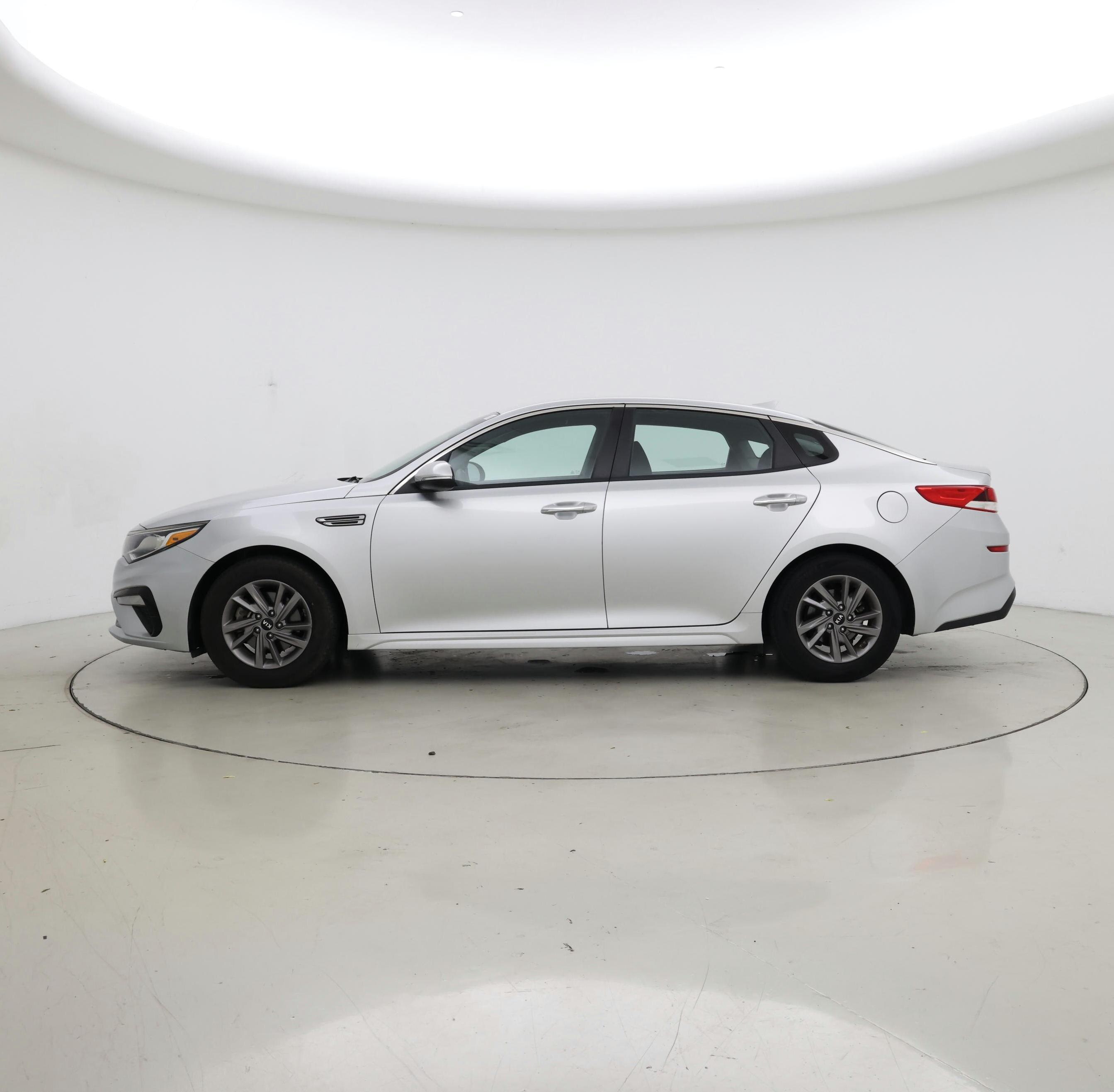 Thumbnail: 2020 Kia Optima - 3