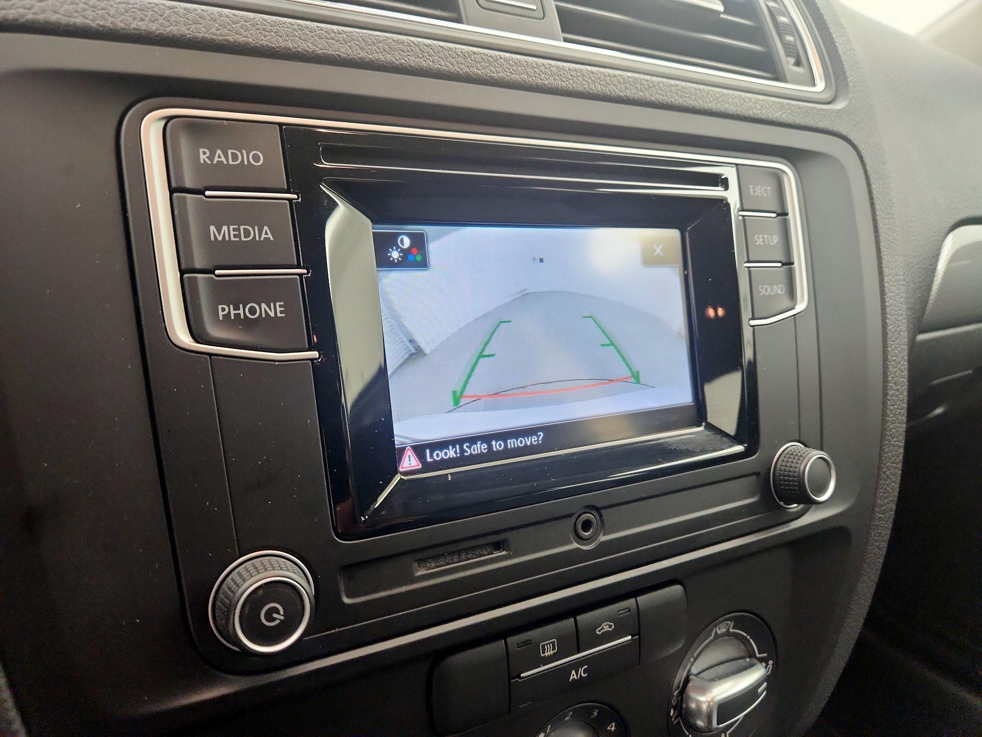 Thumbnail: 2017 Volkswagen Jetta - 14