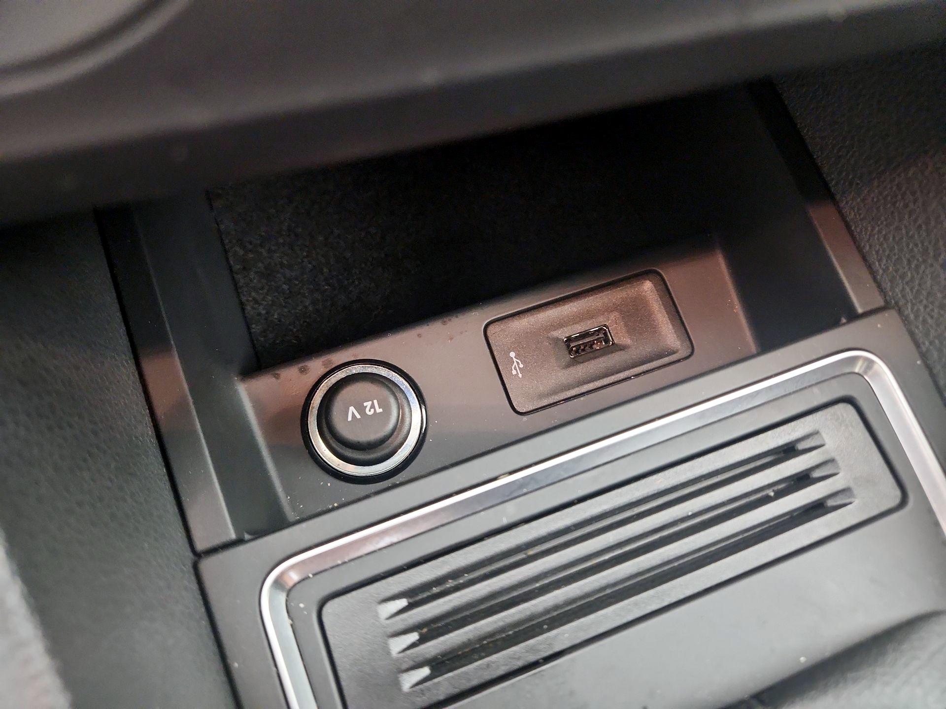 Thumbnail: 2017 Volkswagen Jetta - 18