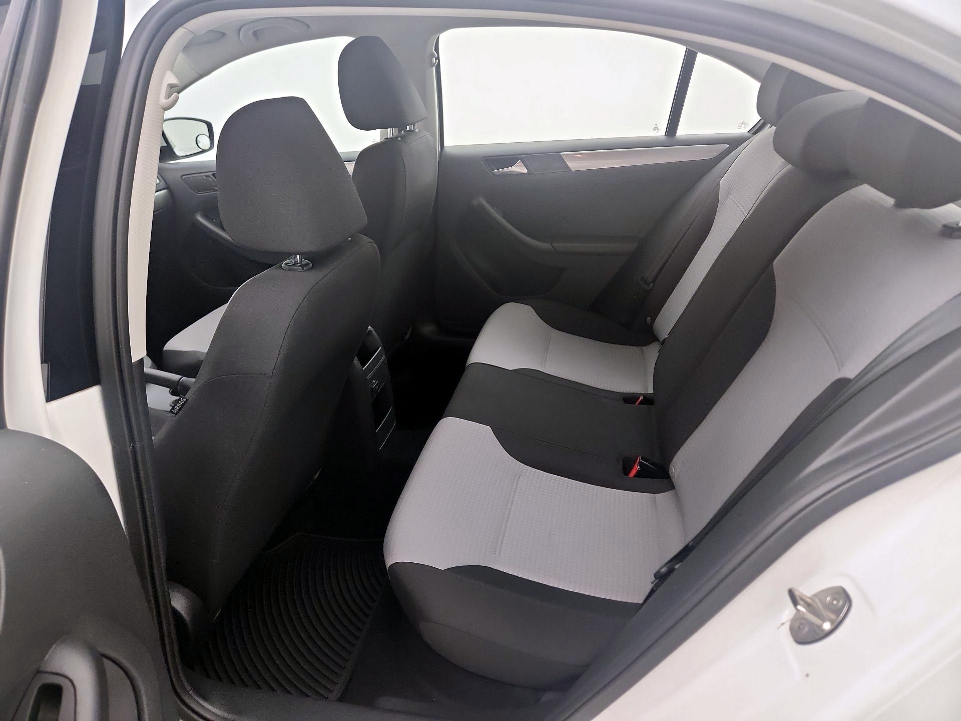 Thumbnail: 2017 Volkswagen Jetta - 19