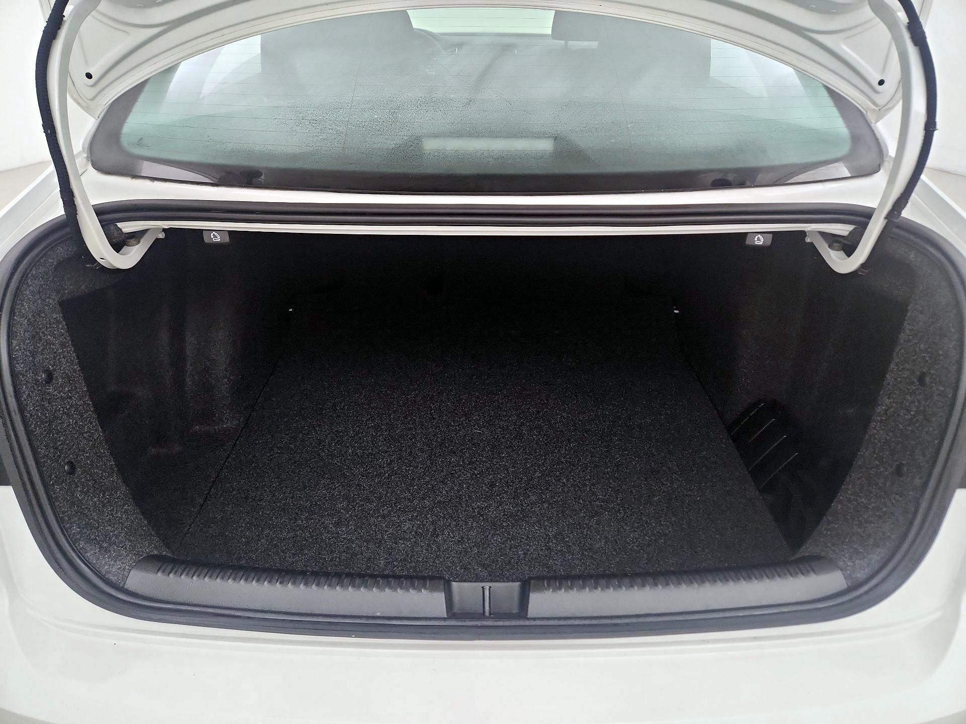 Thumbnail: 2017 Volkswagen Jetta - 20