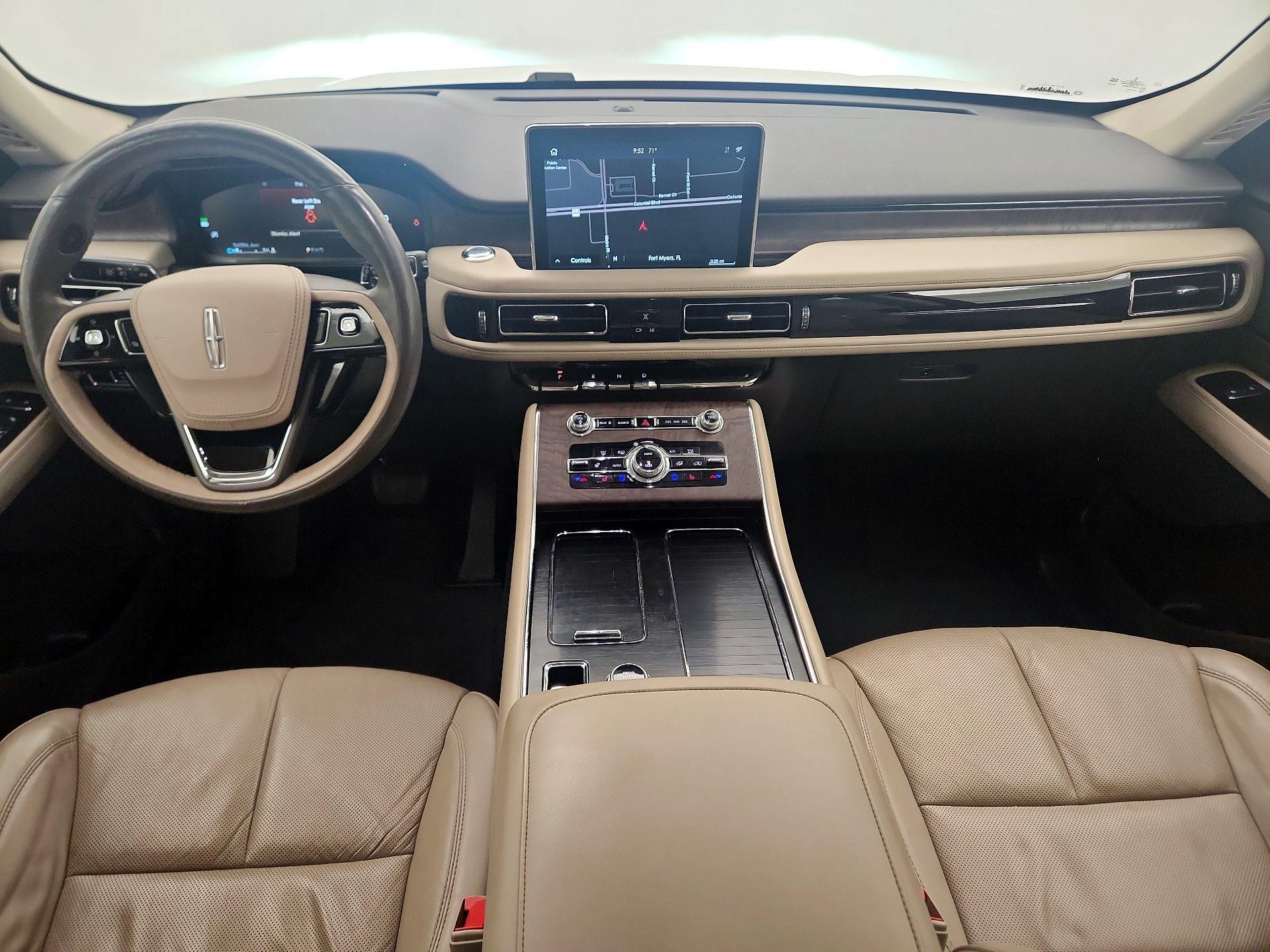 Thumbnail: 2020 Lincoln Aviator - 9