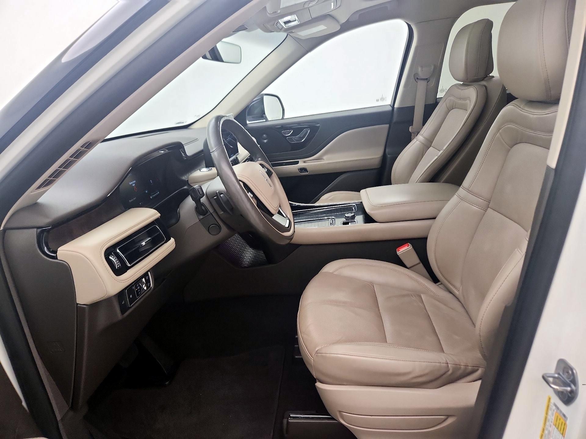 Thumbnail: 2020 Lincoln Aviator - 11