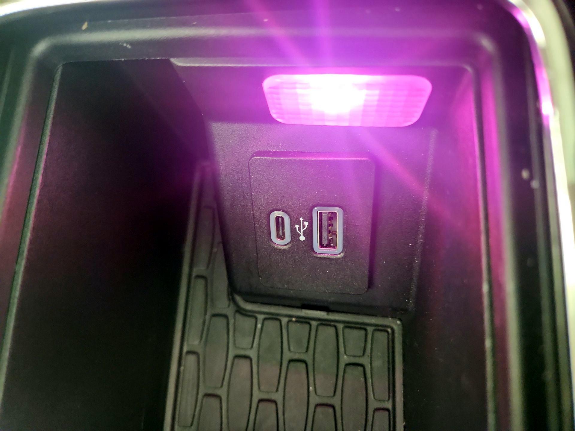 Thumbnail: 2020 Lincoln Aviator - 19