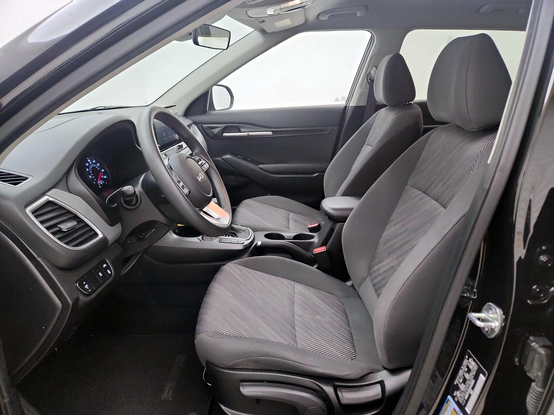 Thumbnail: 2023 Kia Seltos - 11