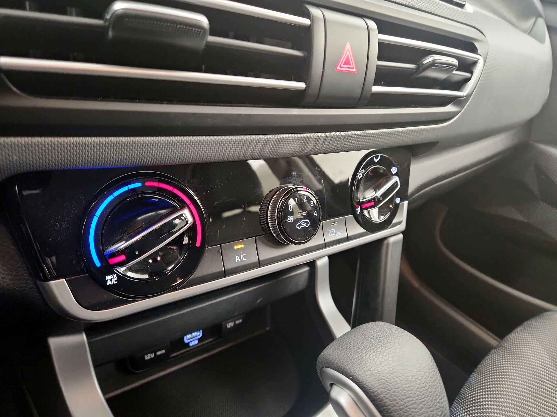 Thumbnail: 2023 Kia Seltos - 16