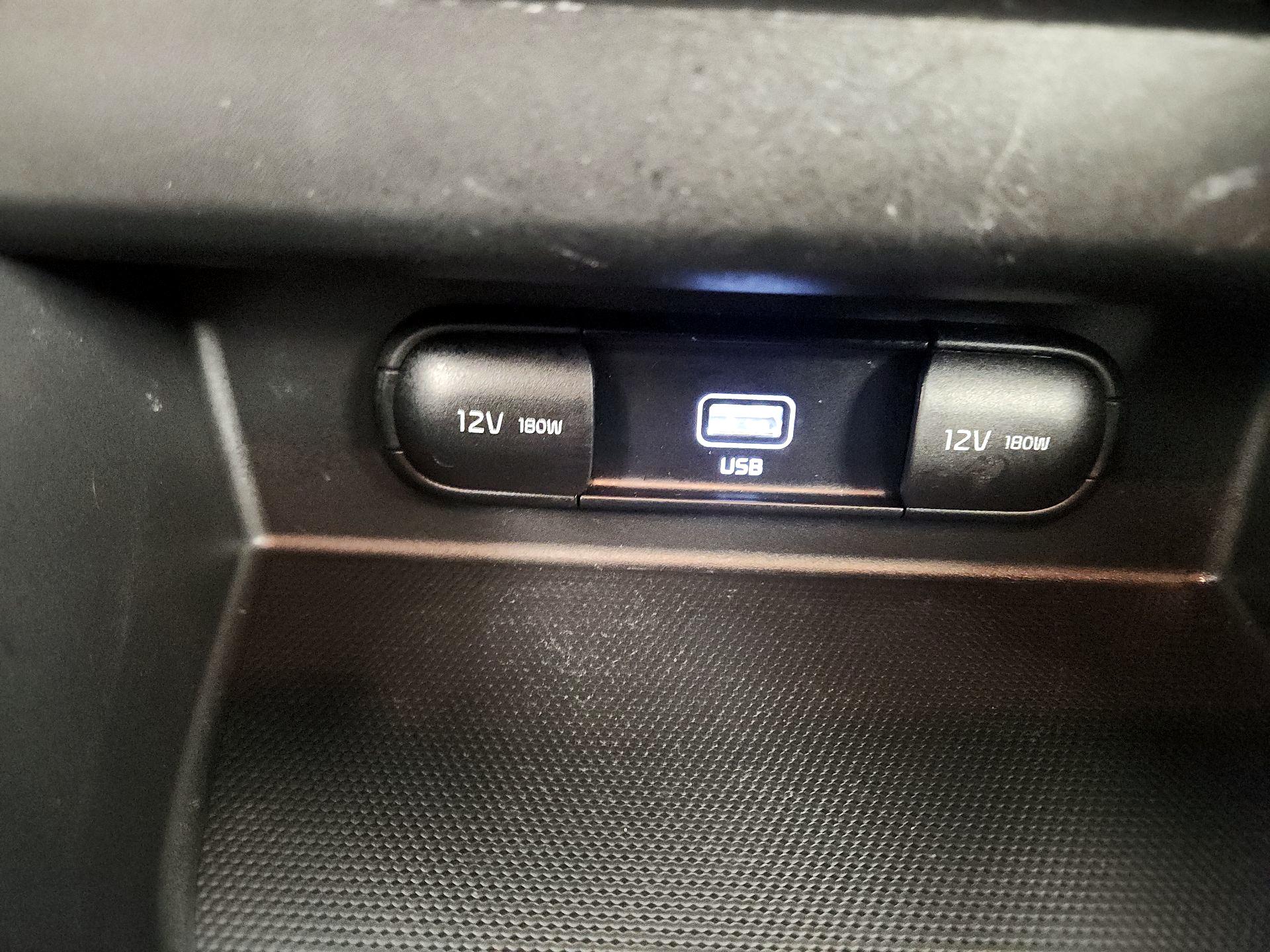 Thumbnail: 2023 Kia Seltos - 18